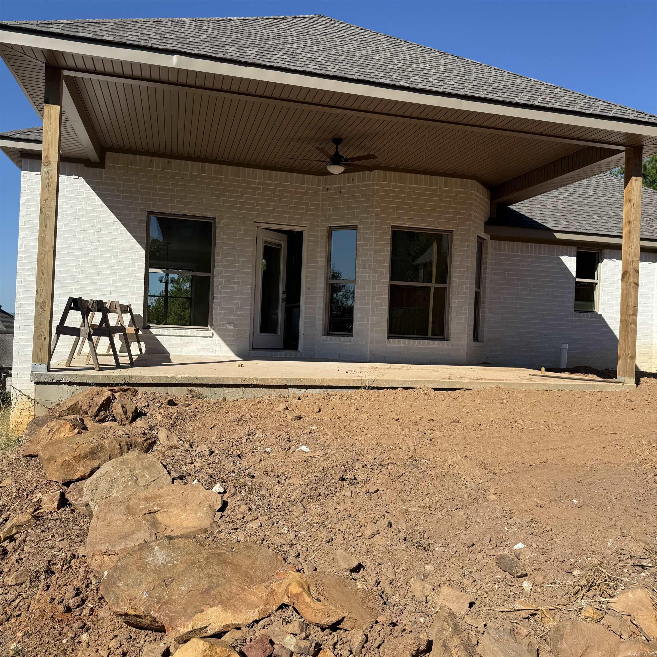 MAJESTIC POINTE - Residential