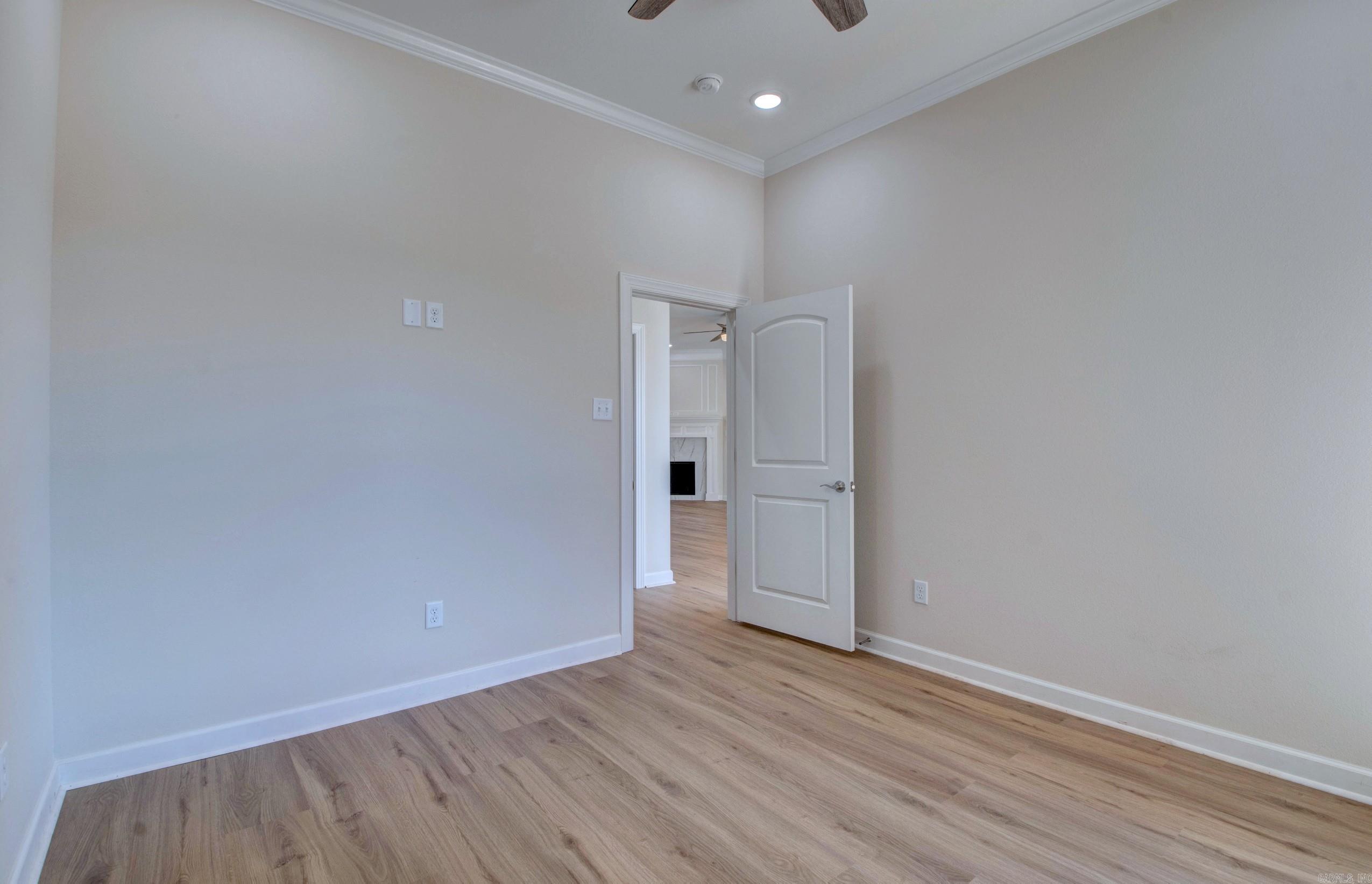 MAJESTIC POINTE - Residential