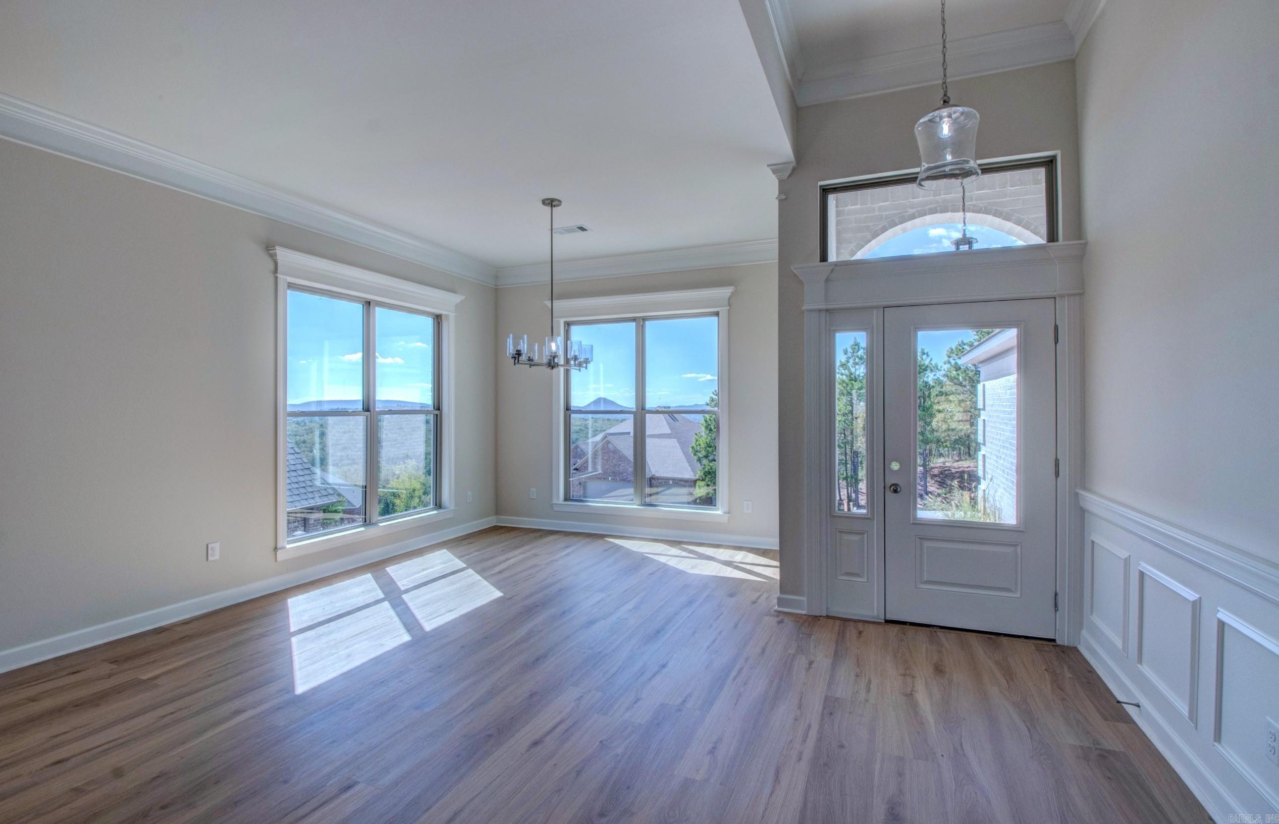 MAJESTIC POINTE - Residential