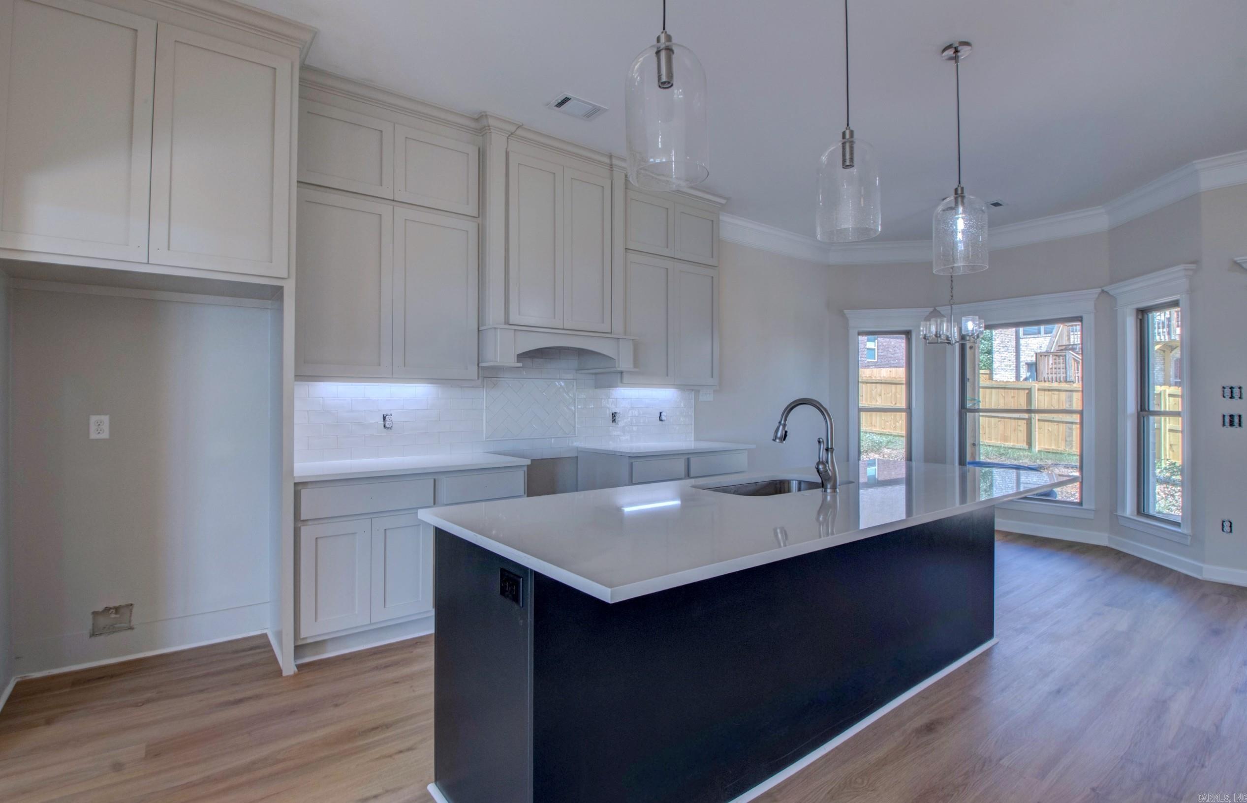 MAJESTIC POINTE - Residential