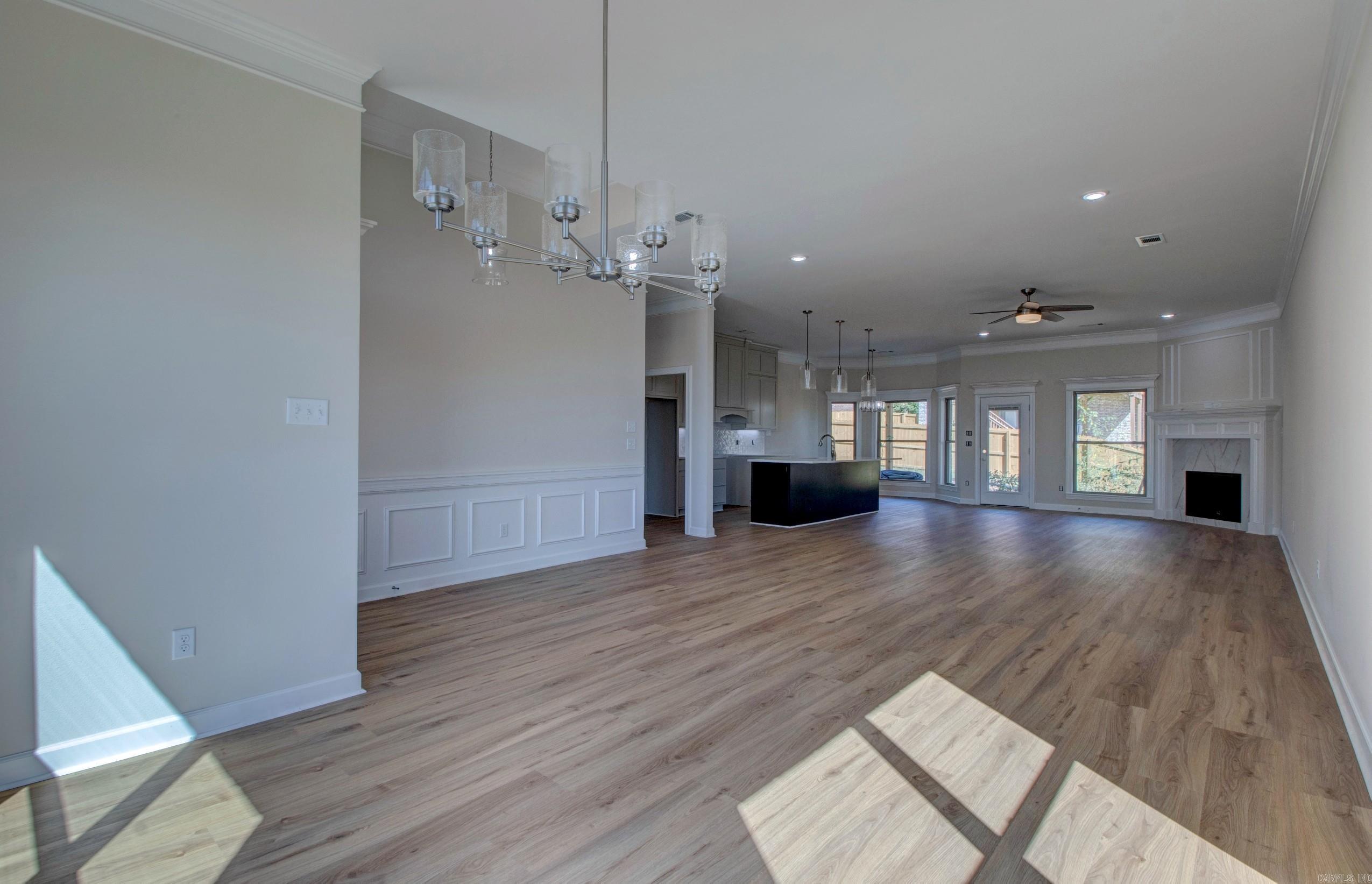 MAJESTIC POINTE - Residential