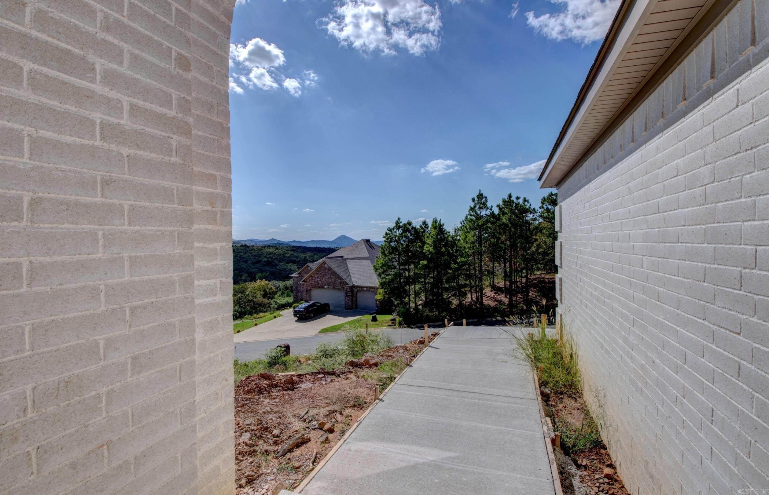 MAJESTIC POINTE - Residential