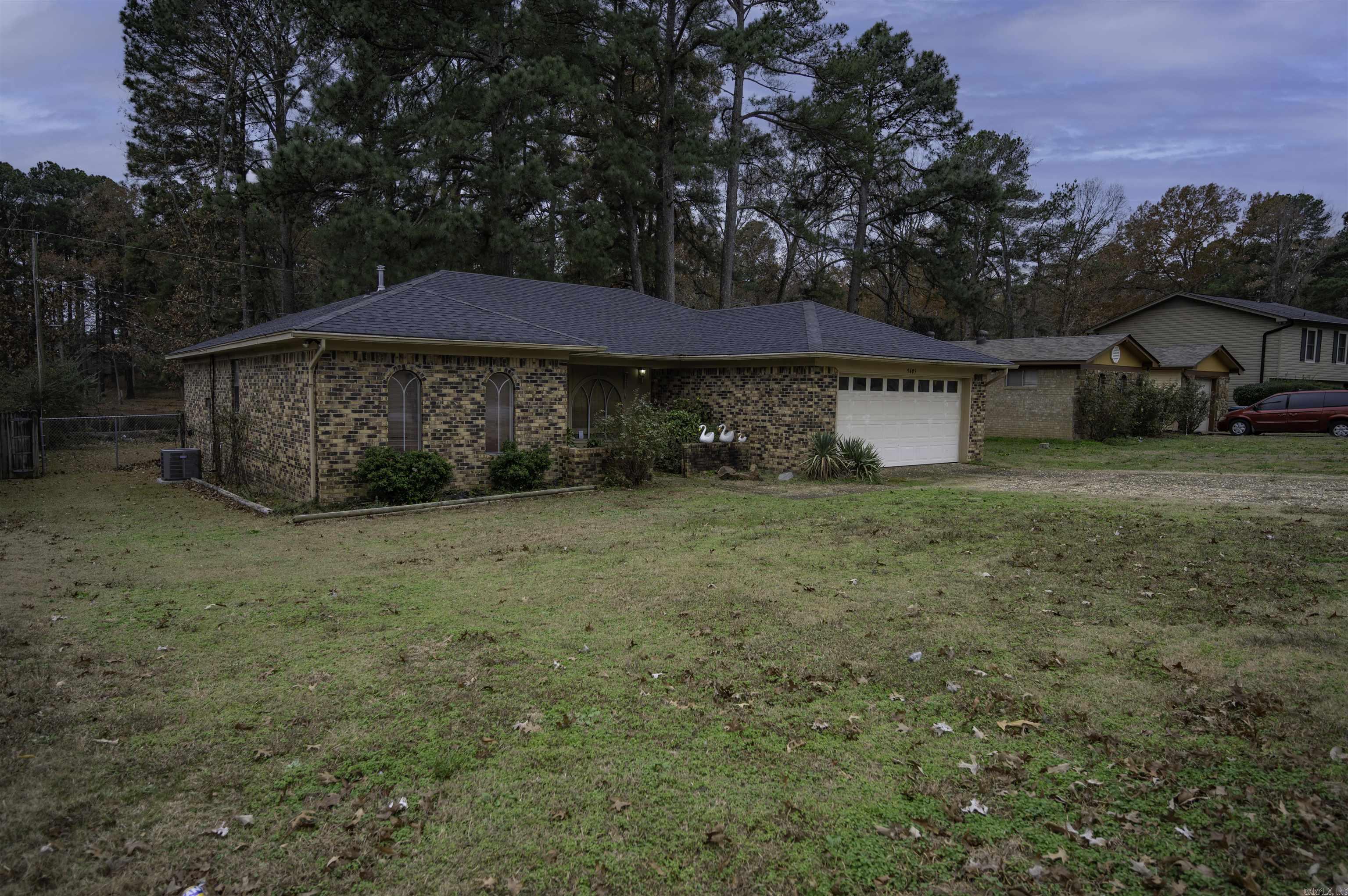 TWIN LAKES - Residential