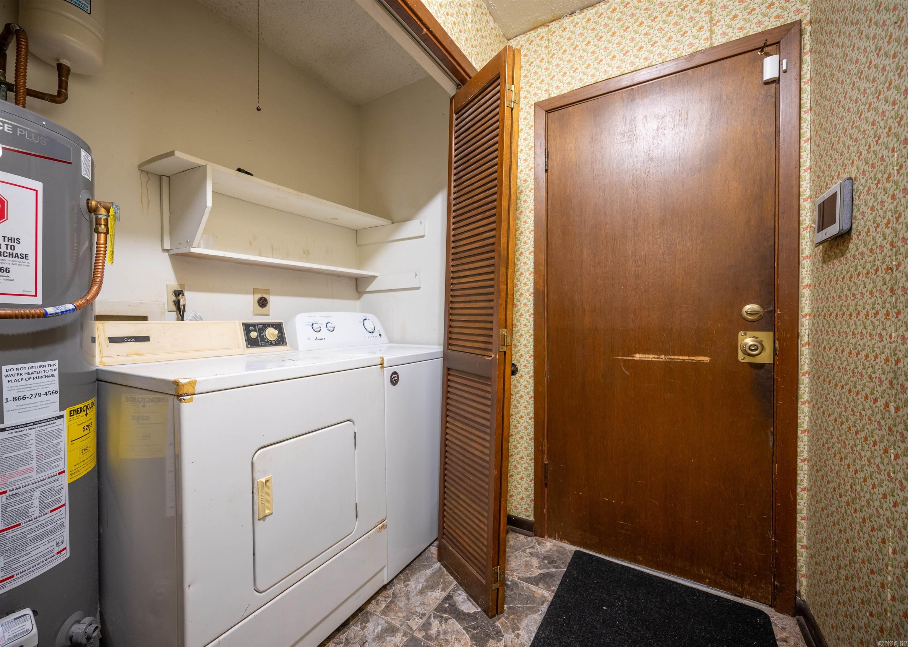 TWIN LAKES - Residential