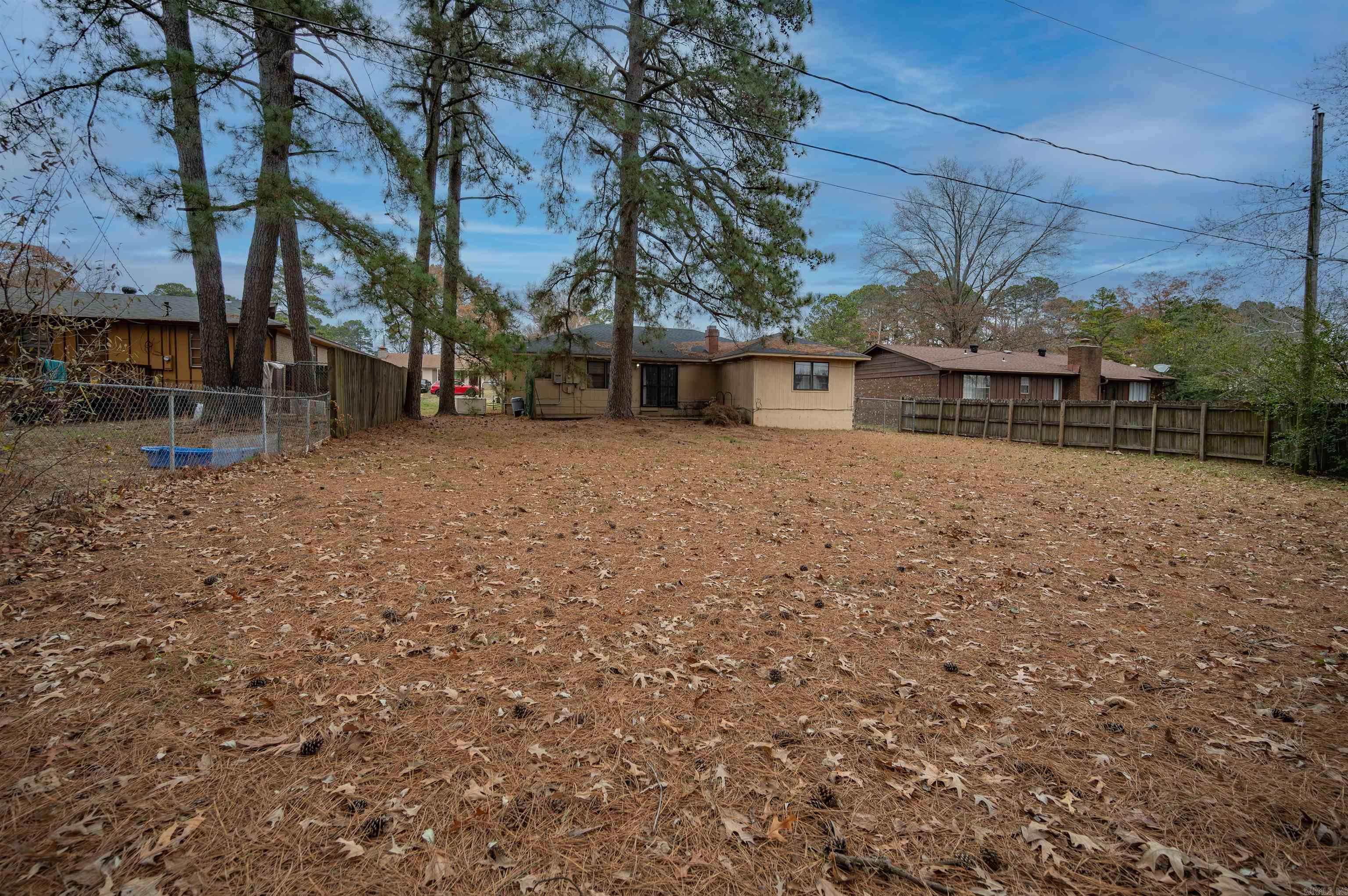 TWIN LAKES - Residential