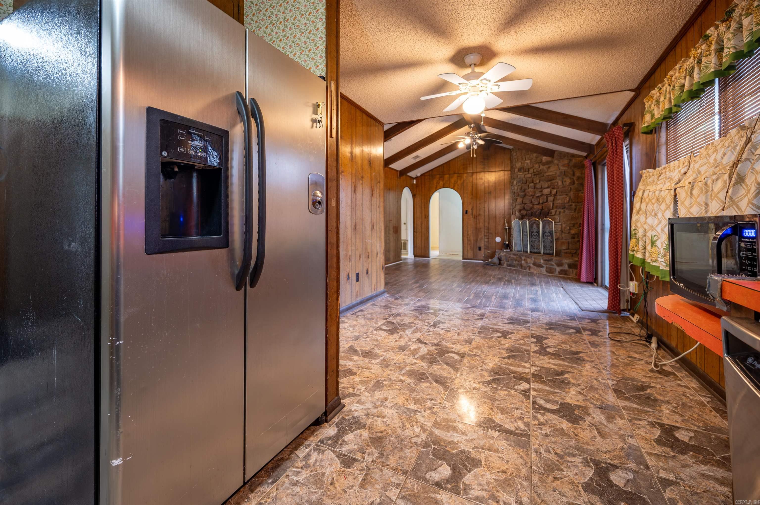 TWIN LAKES - Residential