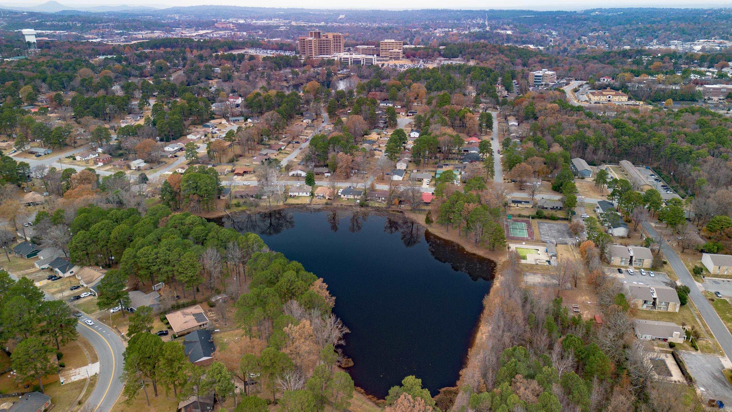 TWIN LAKES - Residential