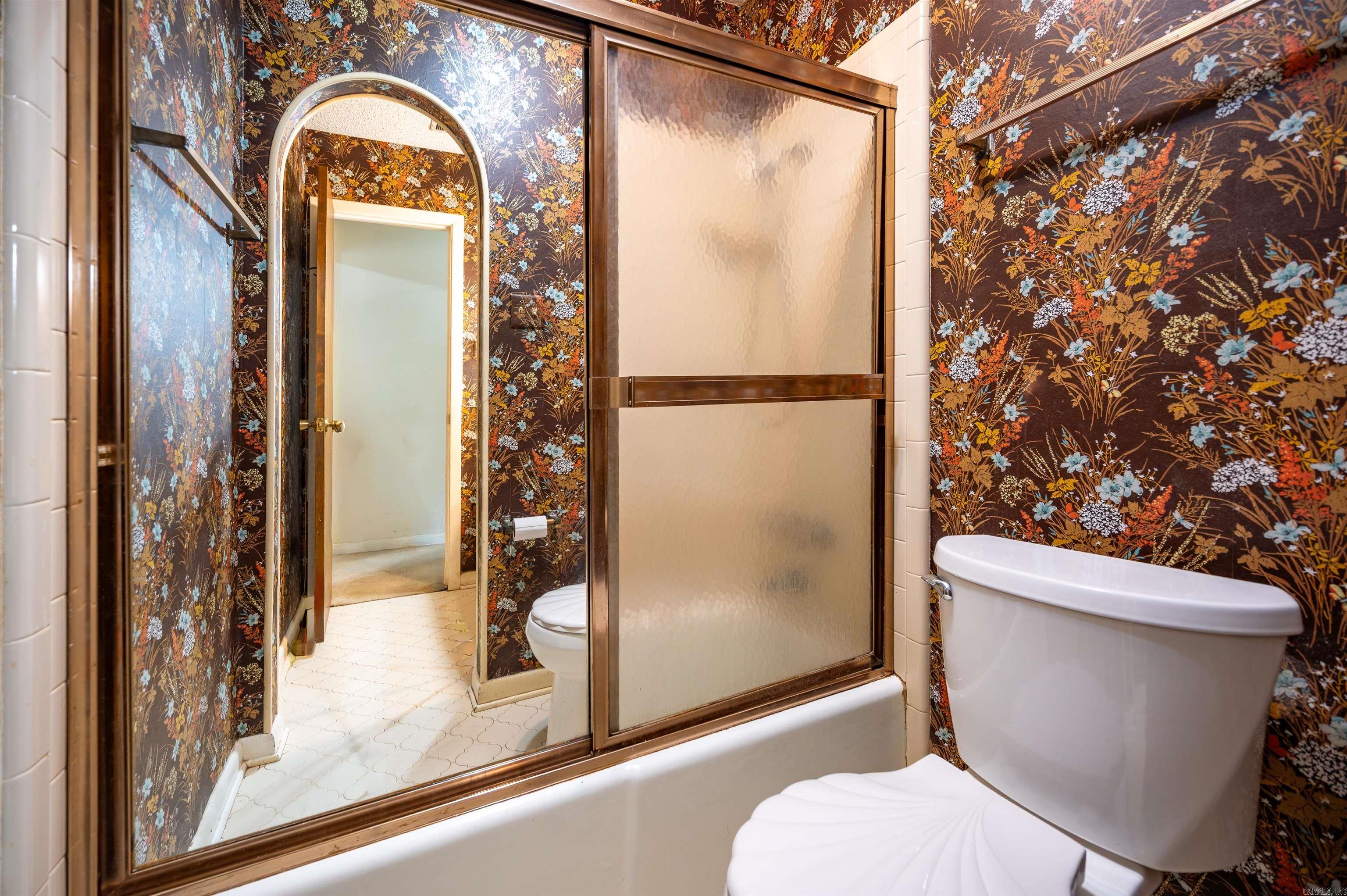 TWIN LAKES - Residential