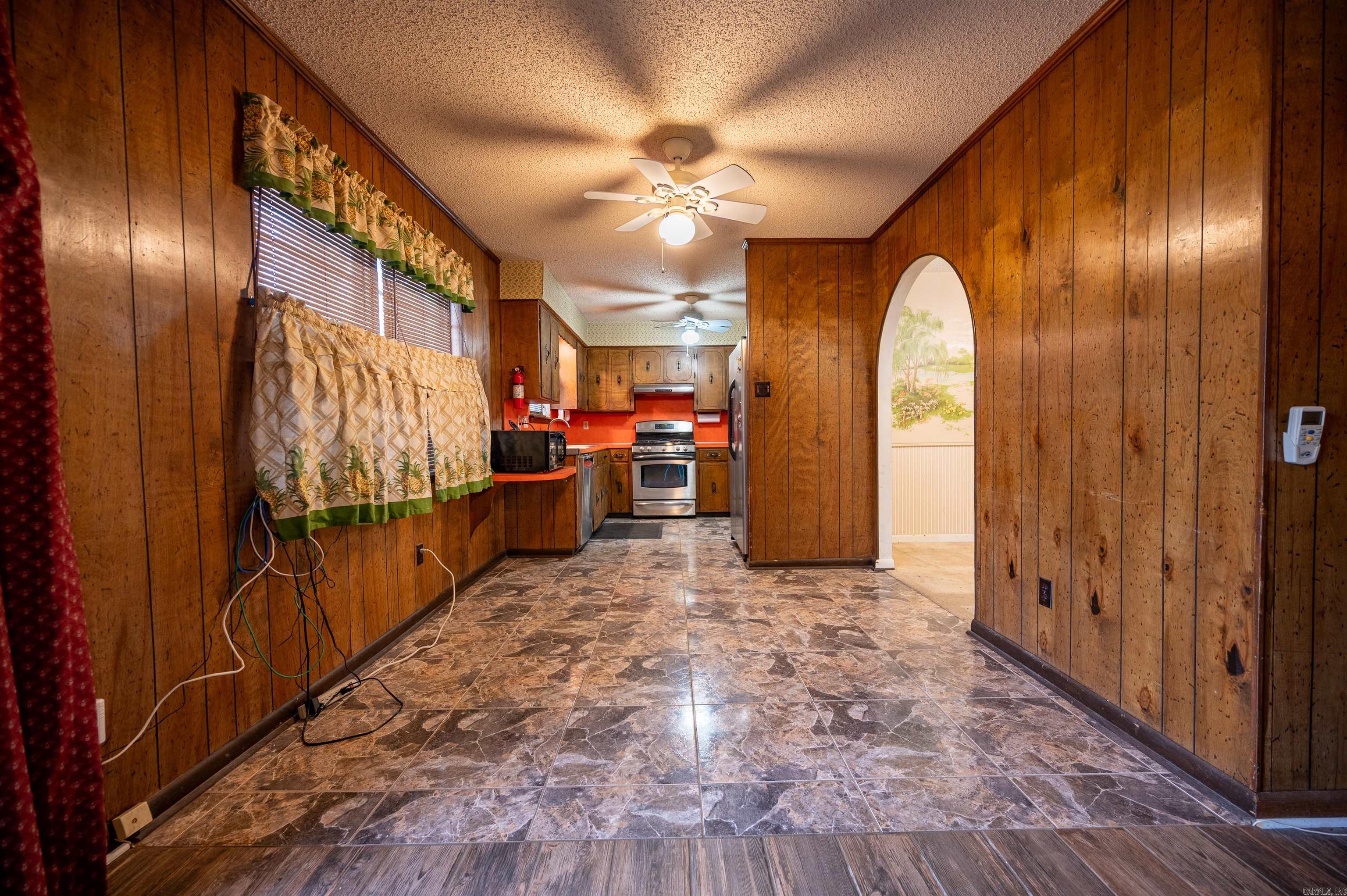 TWIN LAKES - Residential