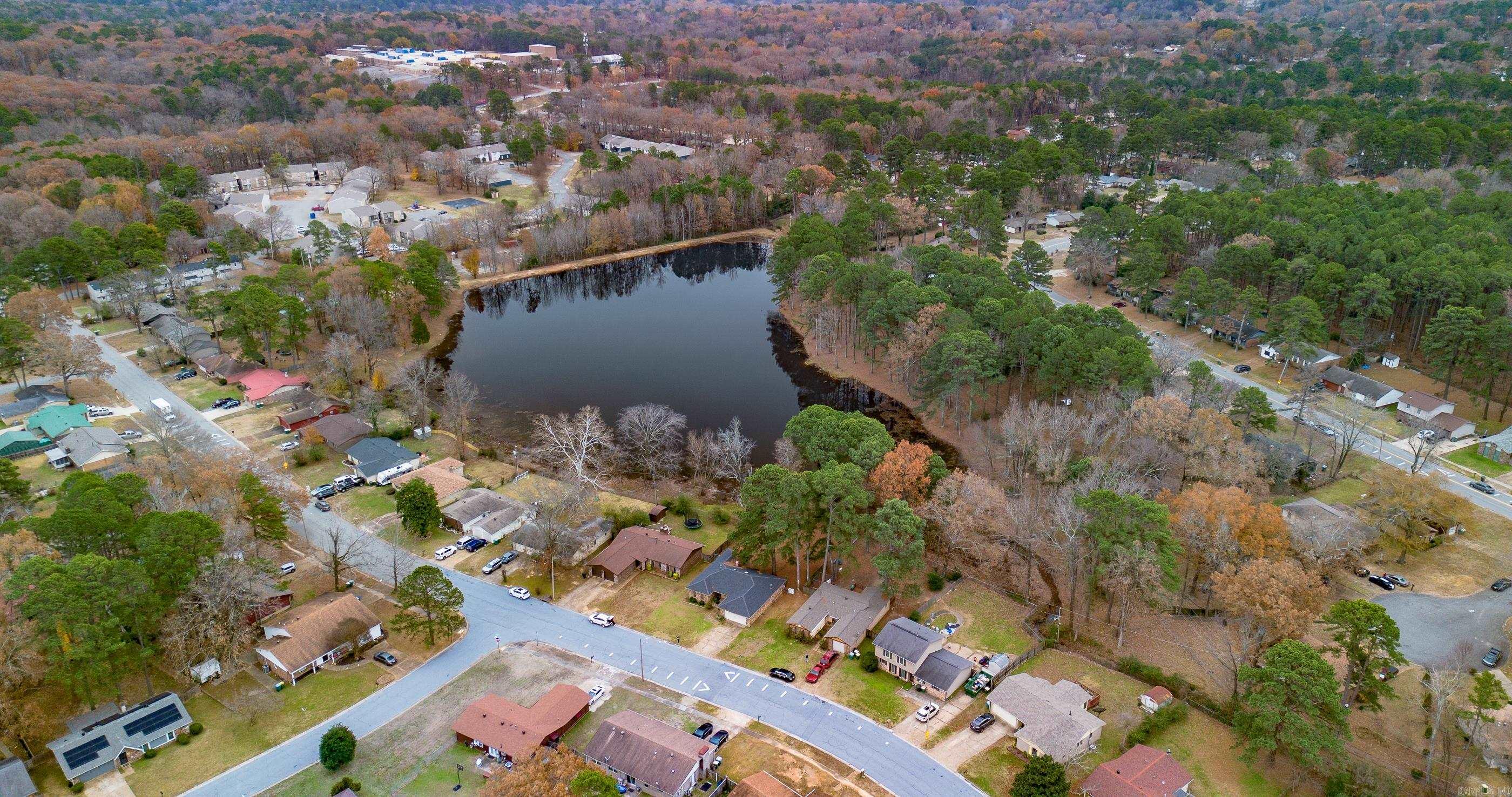 TWIN LAKES - Residential