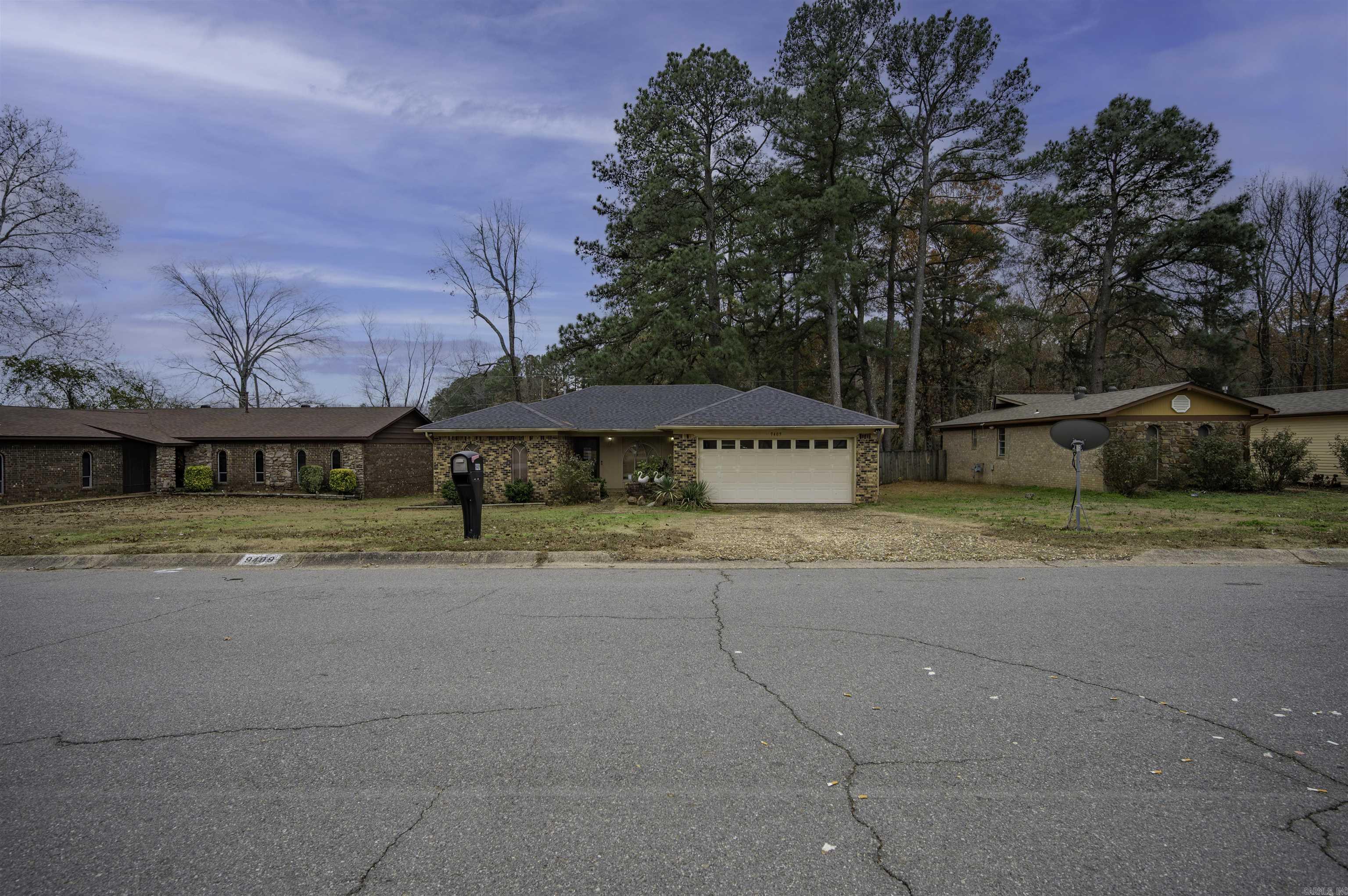 TWIN LAKES - Residential