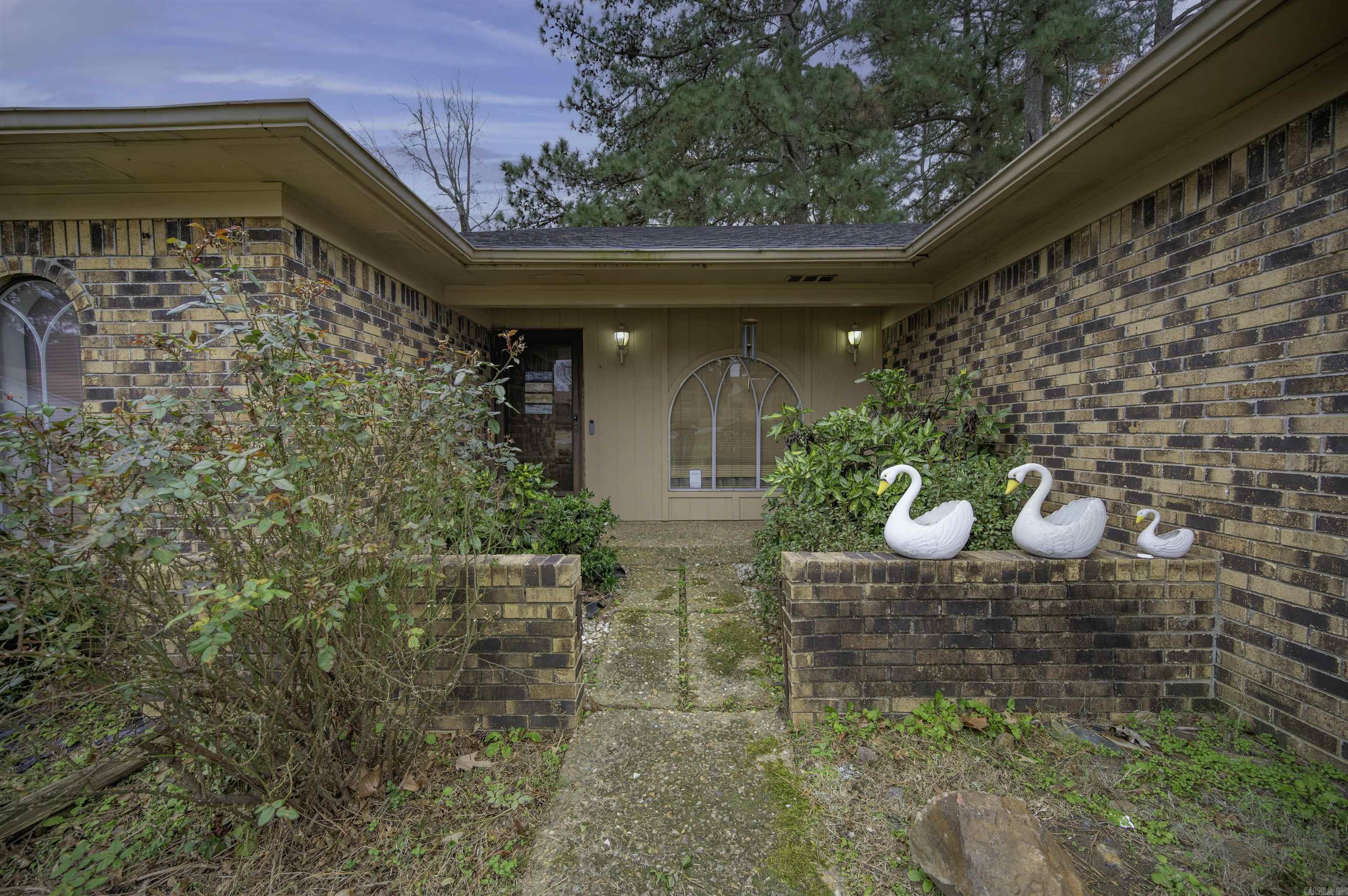 TWIN LAKES - Residential