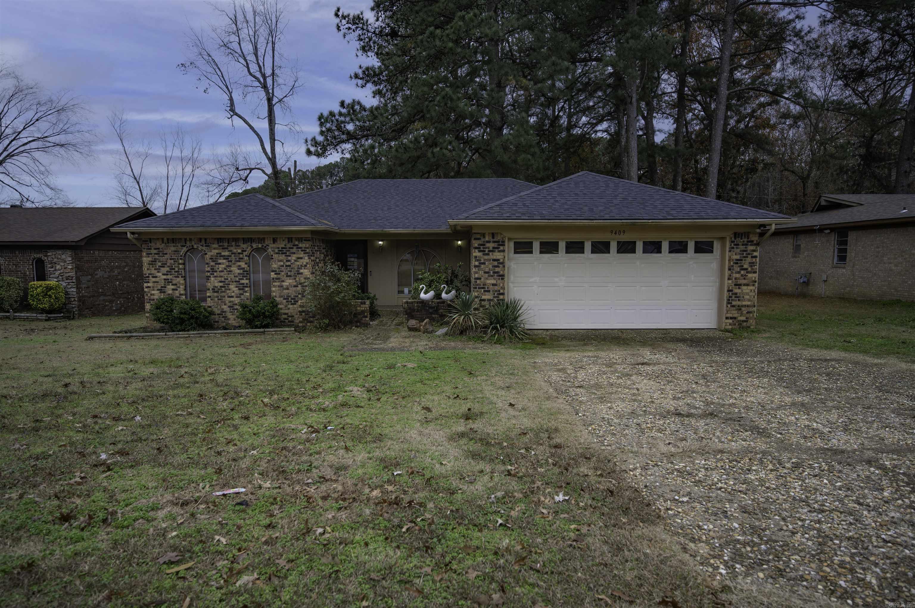 TWIN LAKES - Residential