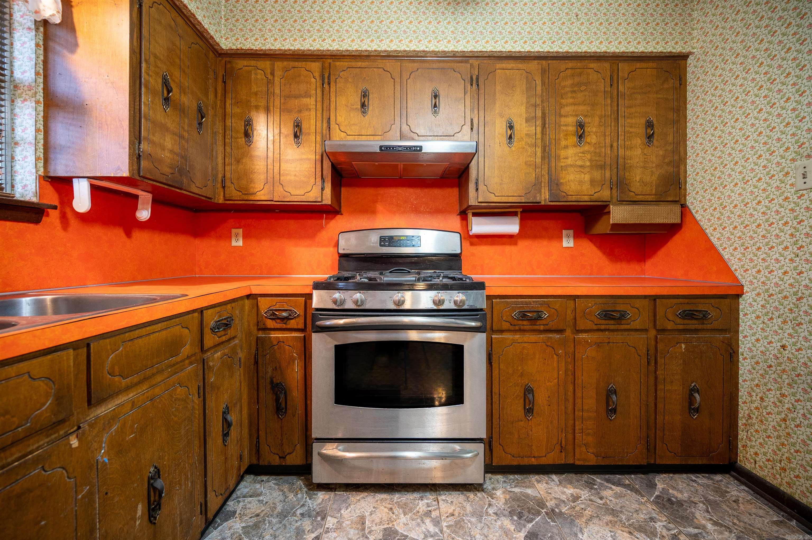 TWIN LAKES - Residential