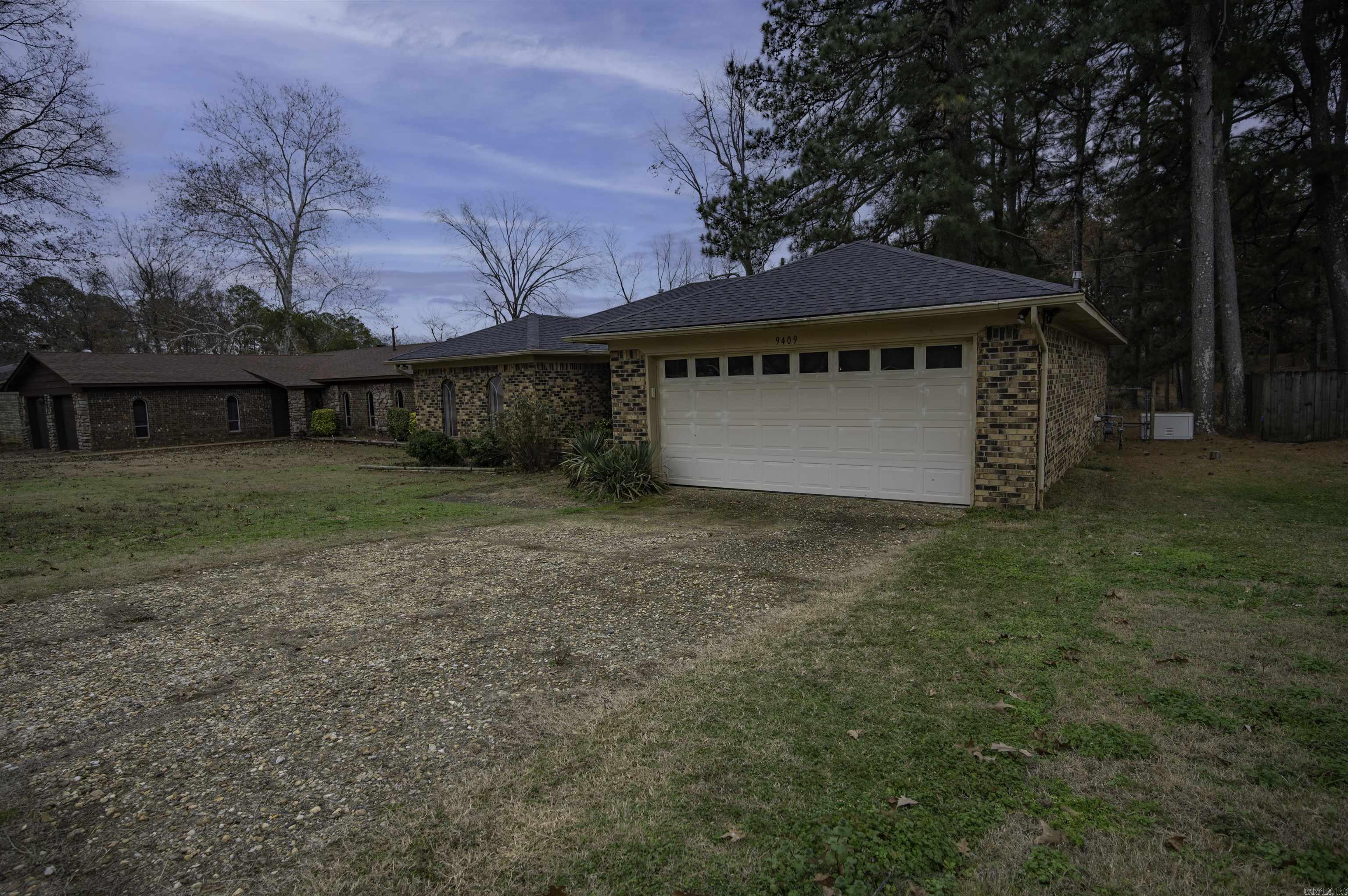 TWIN LAKES - Residential