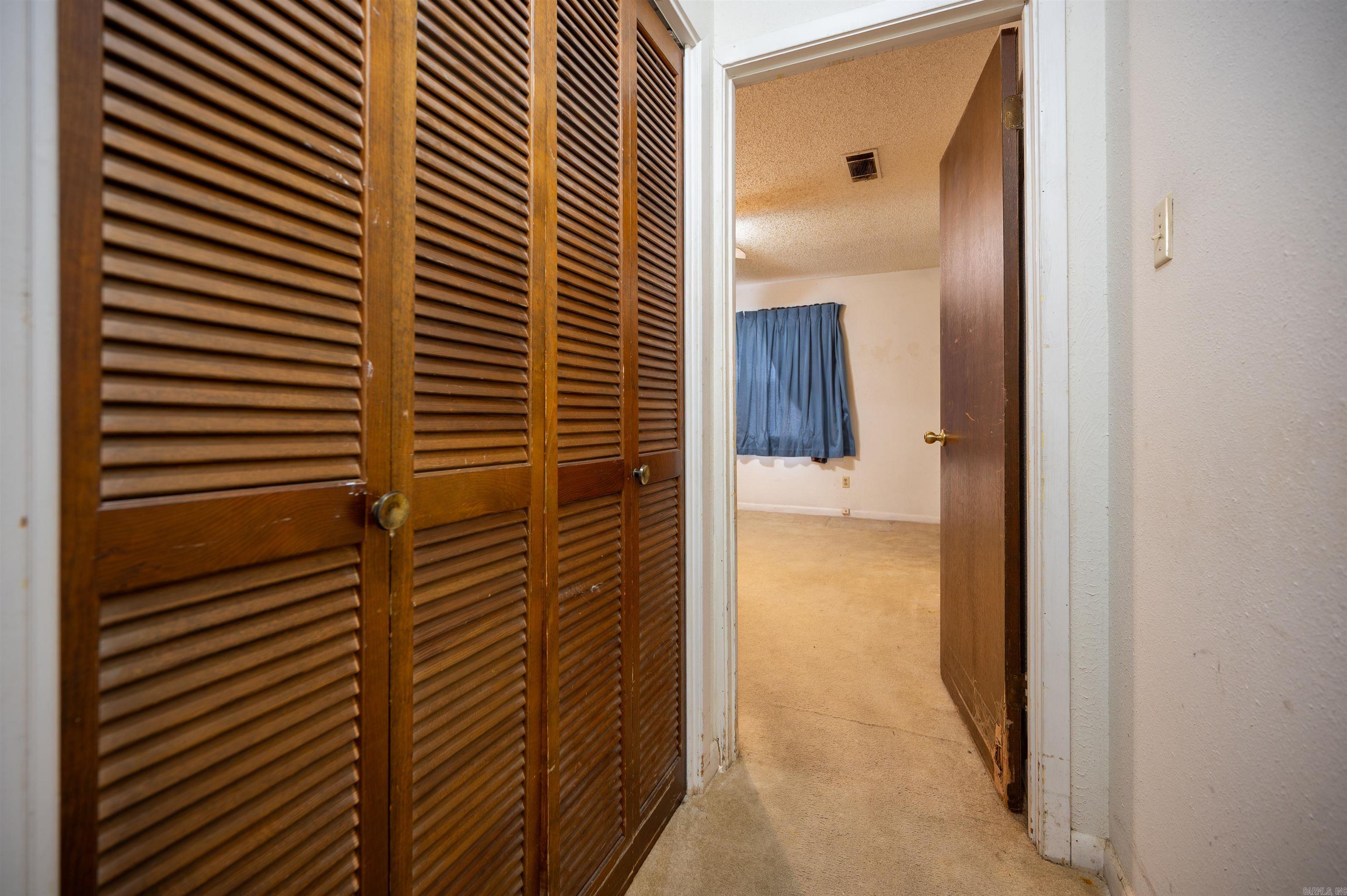 TWIN LAKES - Residential