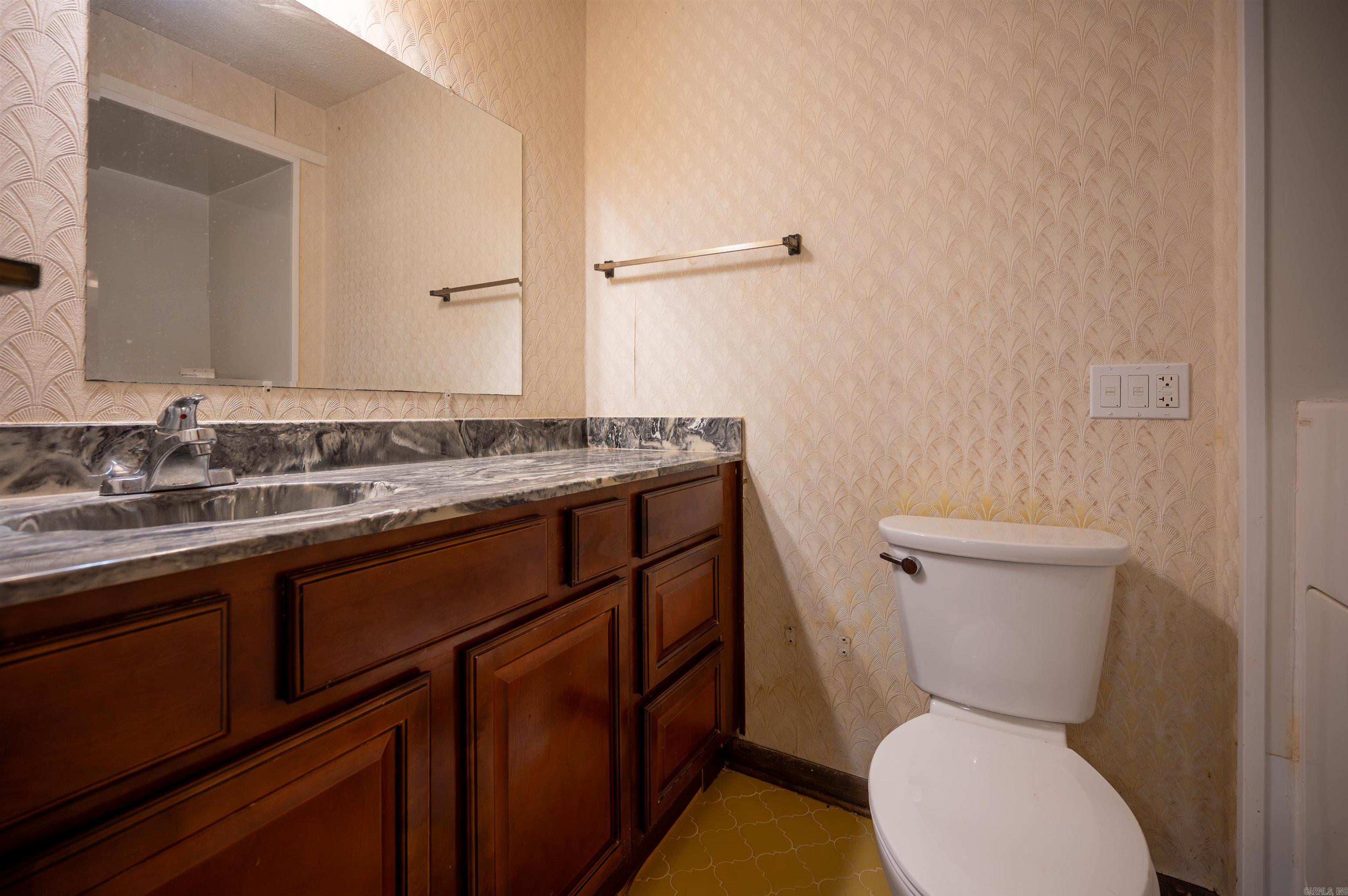 TWIN LAKES - Residential