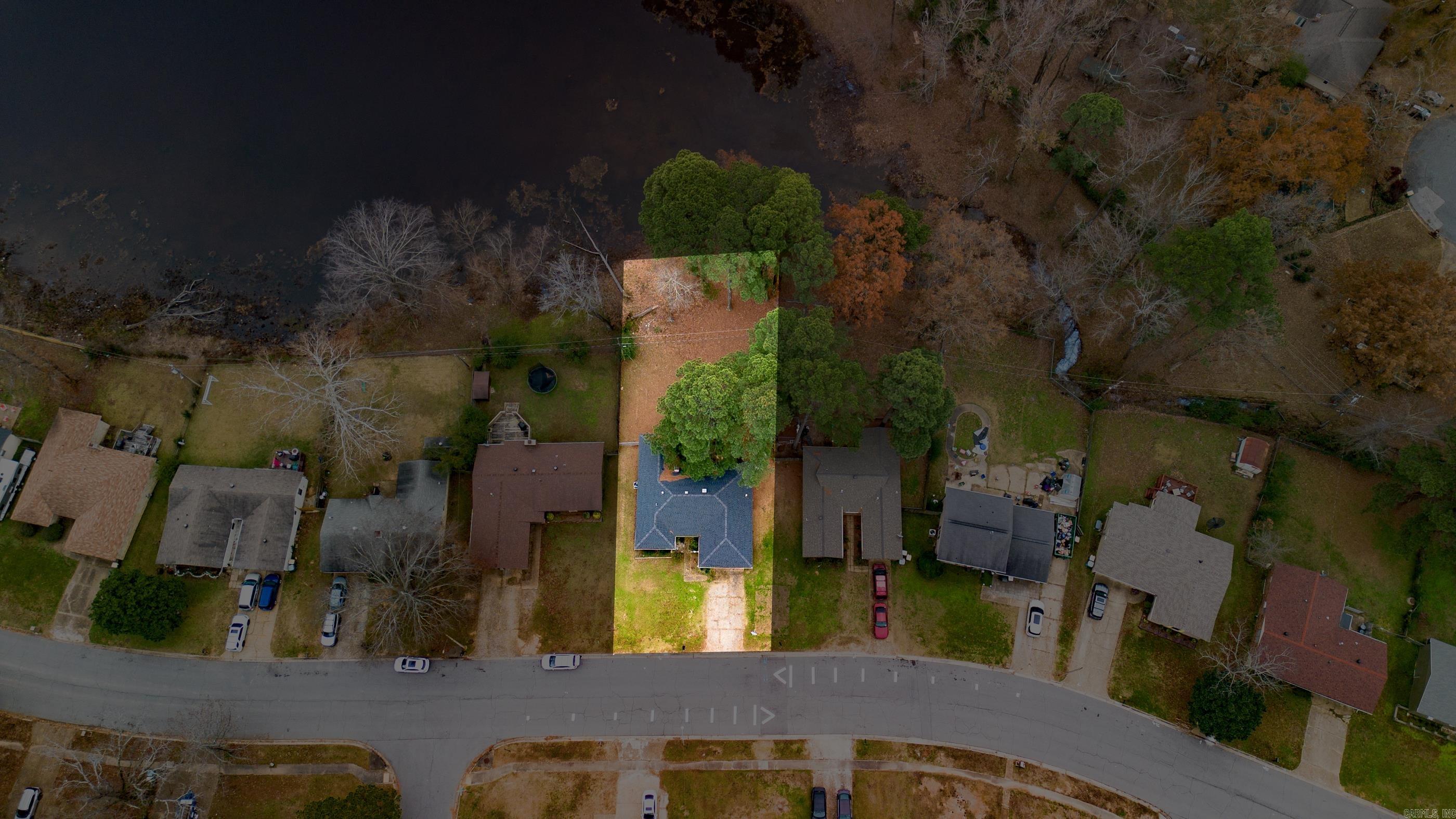 TWIN LAKES - Residential