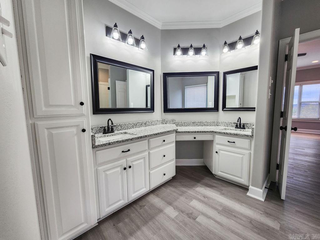 LONGLEA MANOR ADDN - Residential