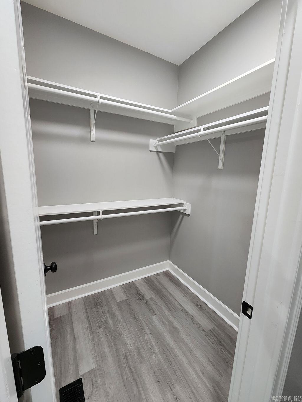 LONGLEA MANOR ADDN - Residential