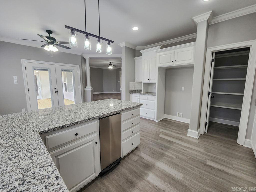 LONGLEA MANOR ADDN - Residential