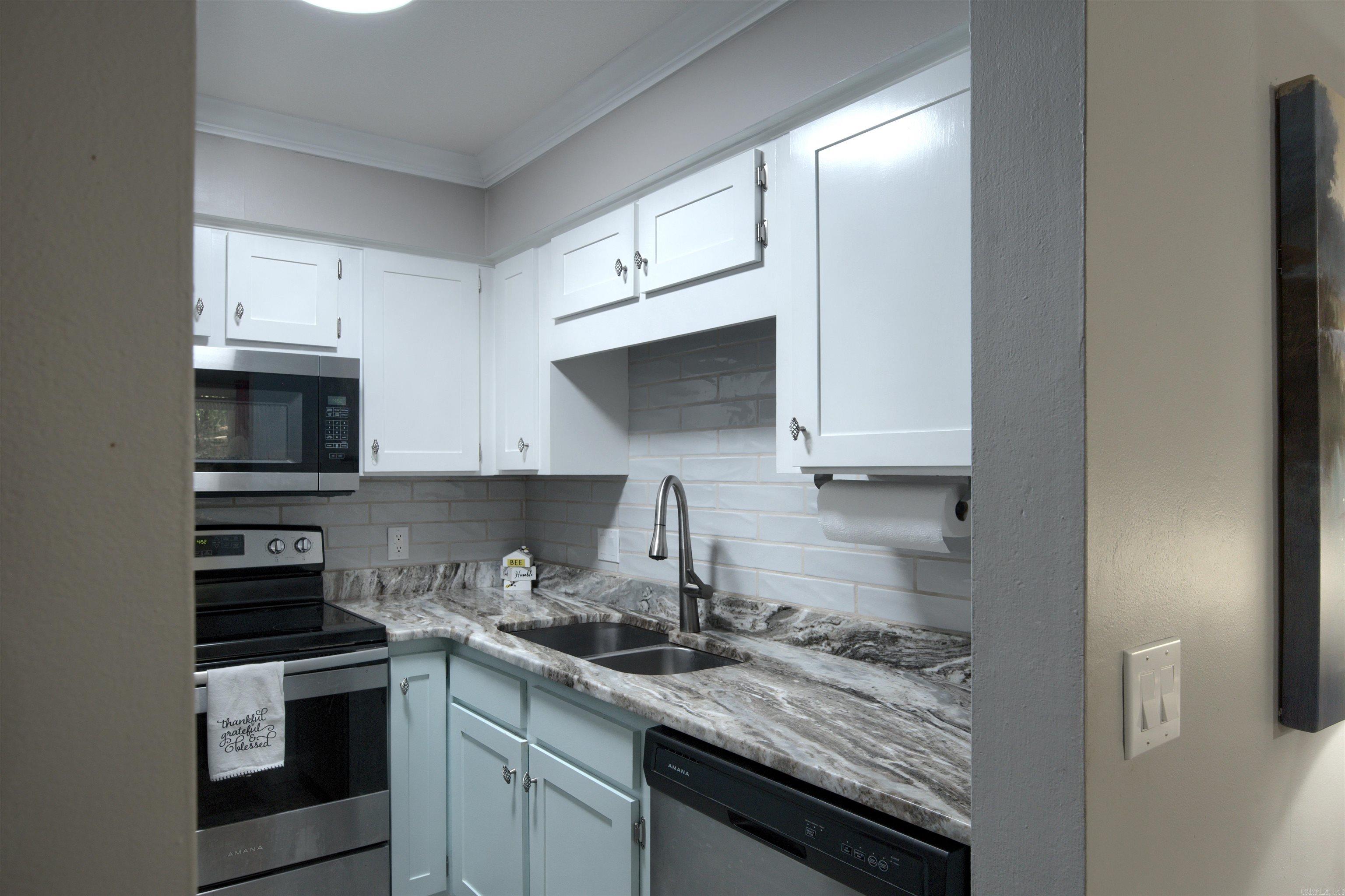 VALENCIA COURTS - Residential