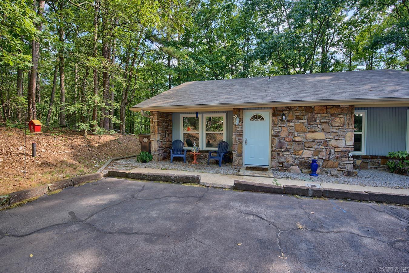 VALENCIA COURTS - Residential