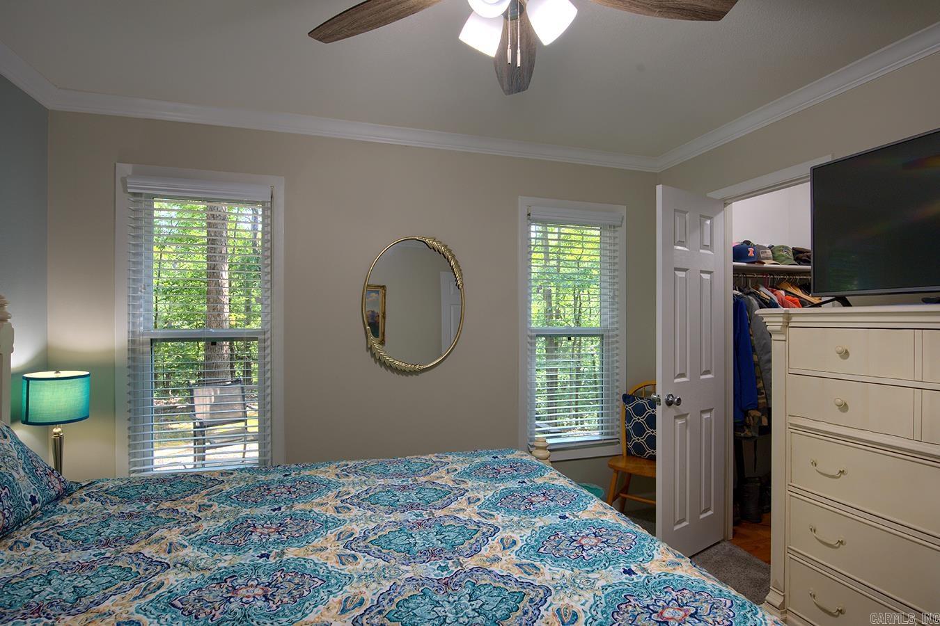 VALENCIA COURTS - Residential