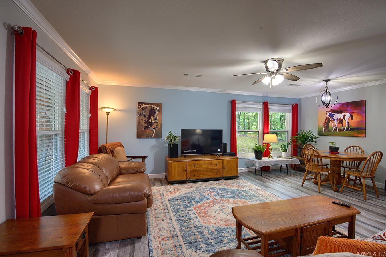 VALENCIA COURTS - Residential