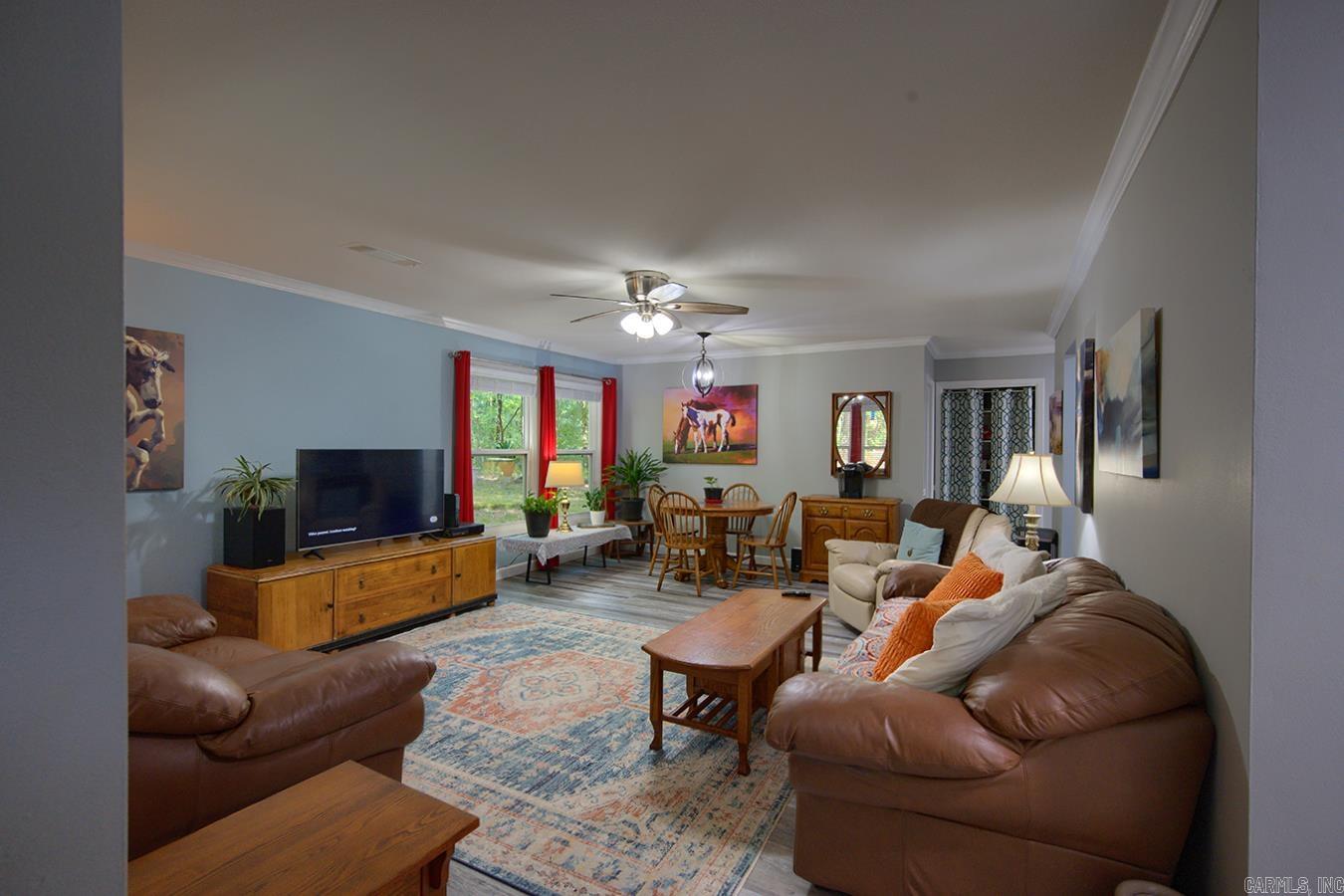 VALENCIA COURTS - Residential