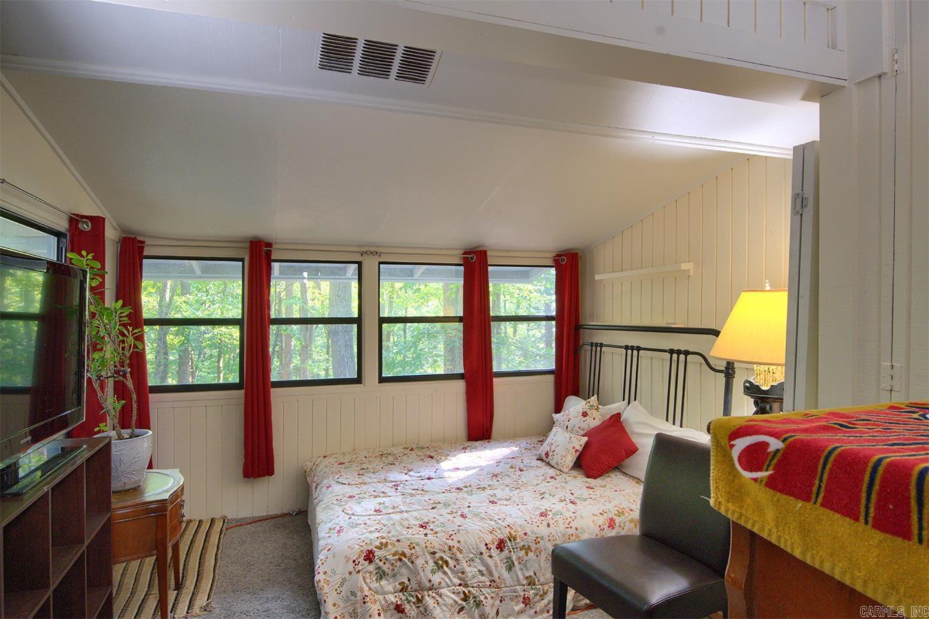 VALENCIA COURTS - Residential