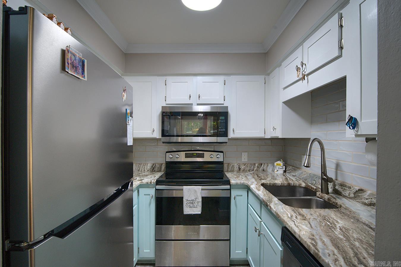 VALENCIA COURTS - Residential