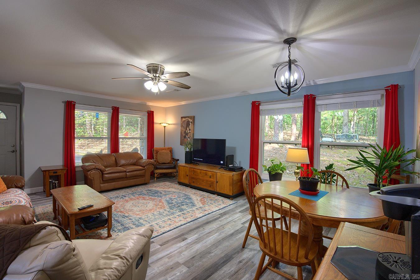 VALENCIA COURTS - Residential