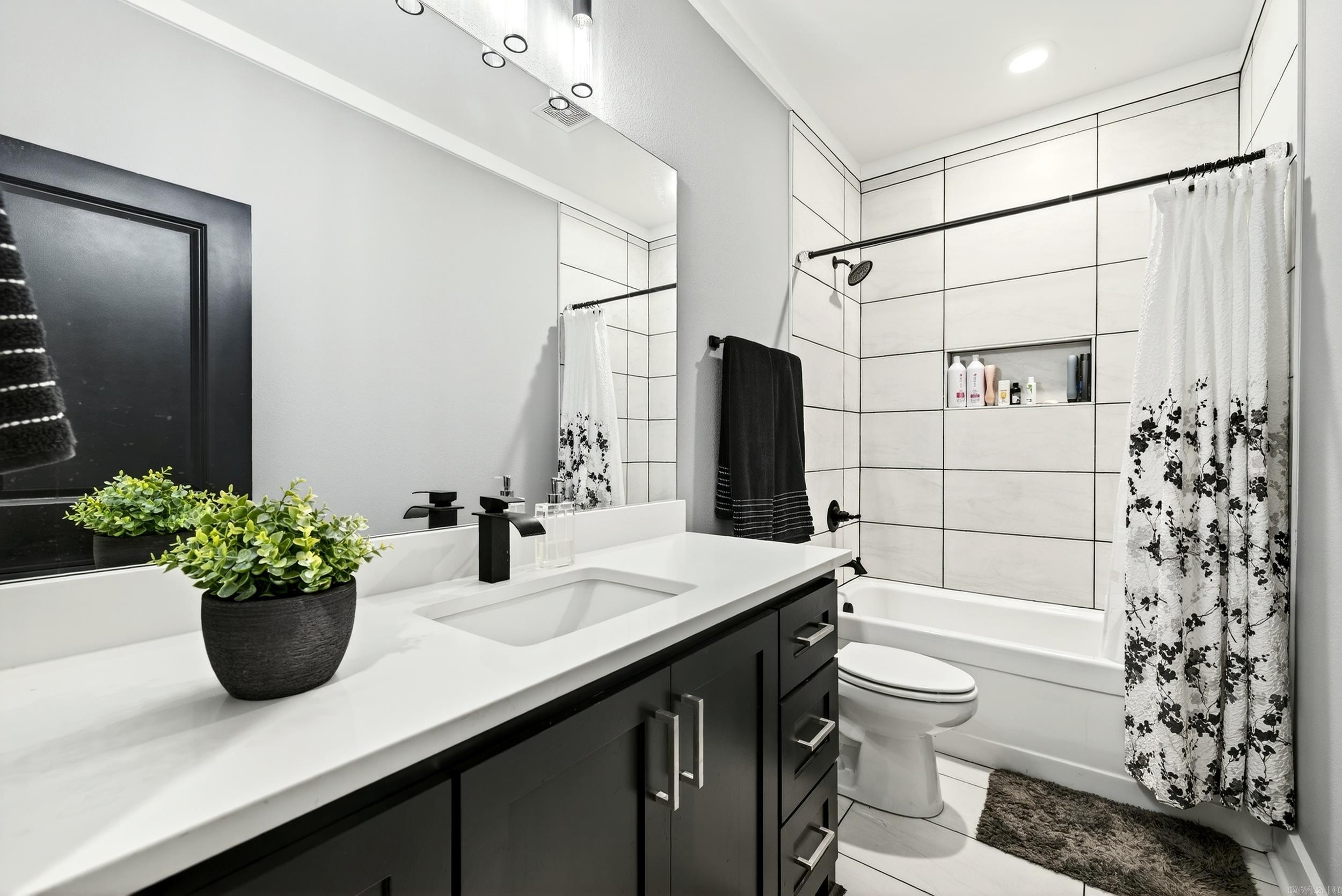 HIDDEN VALLEY ESTATES - Residential