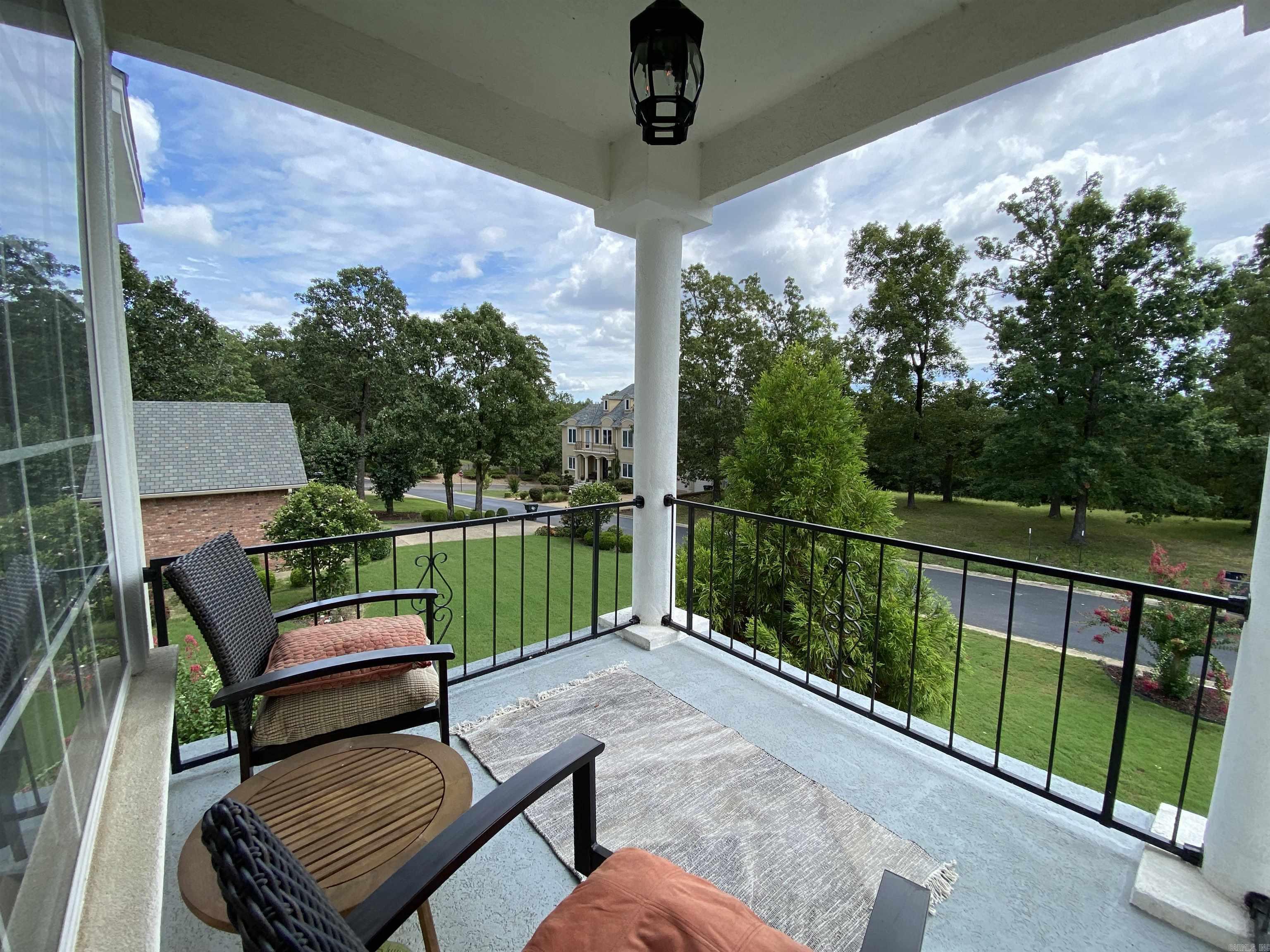 HUNTERS COVE - Residential