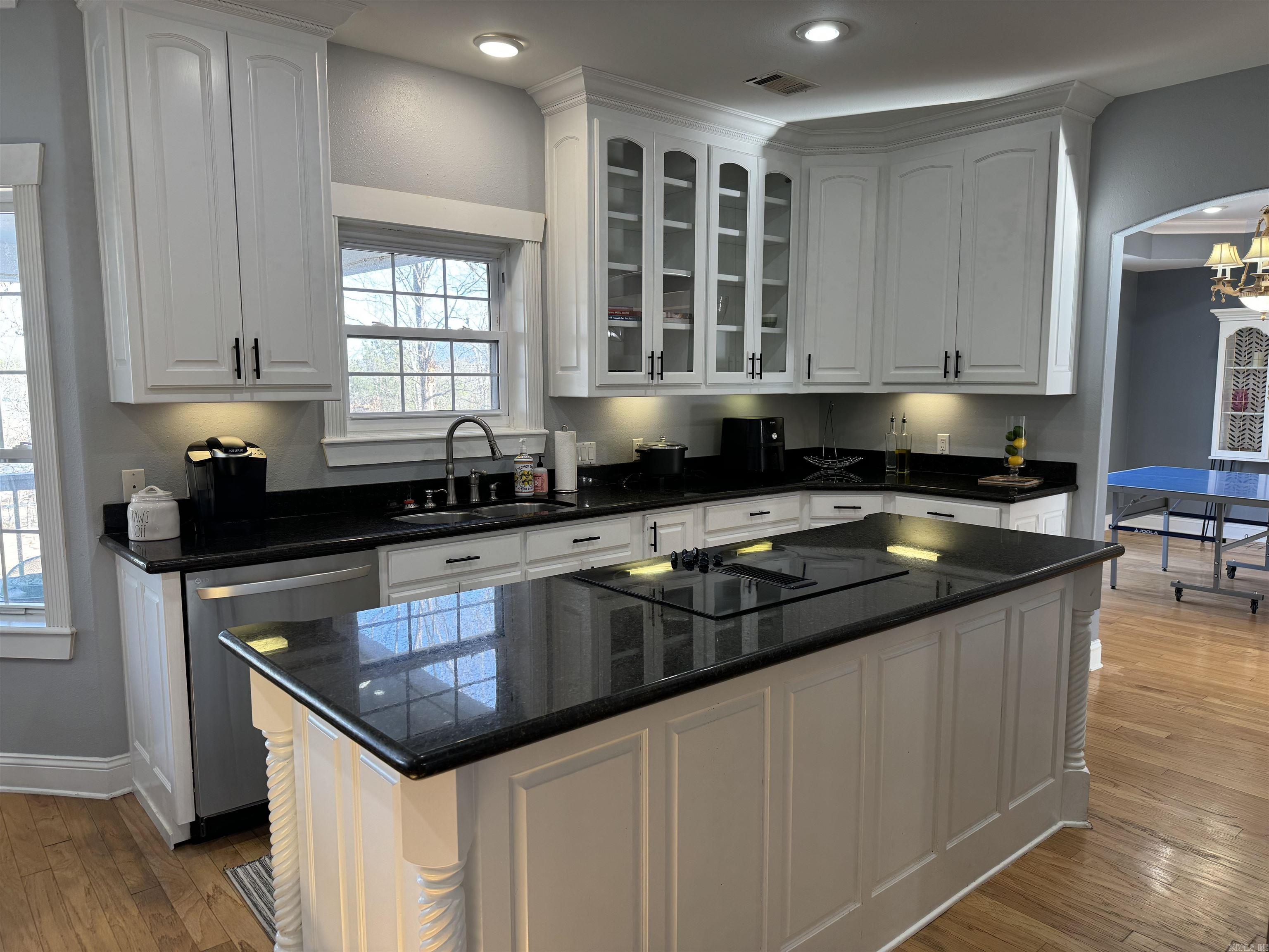 HUNTERS COVE - Residential