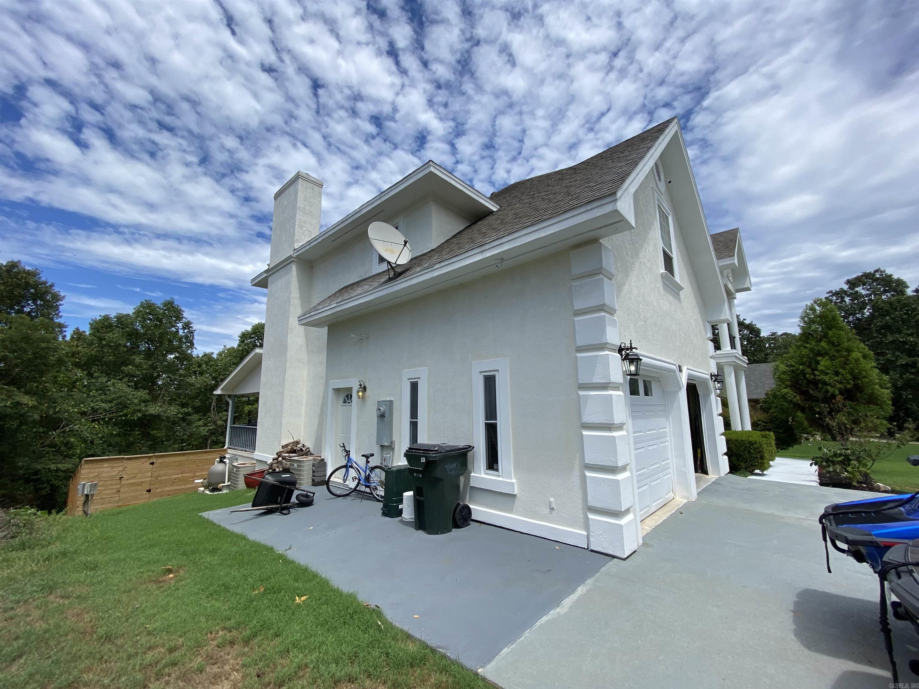 HUNTERS COVE - Residential