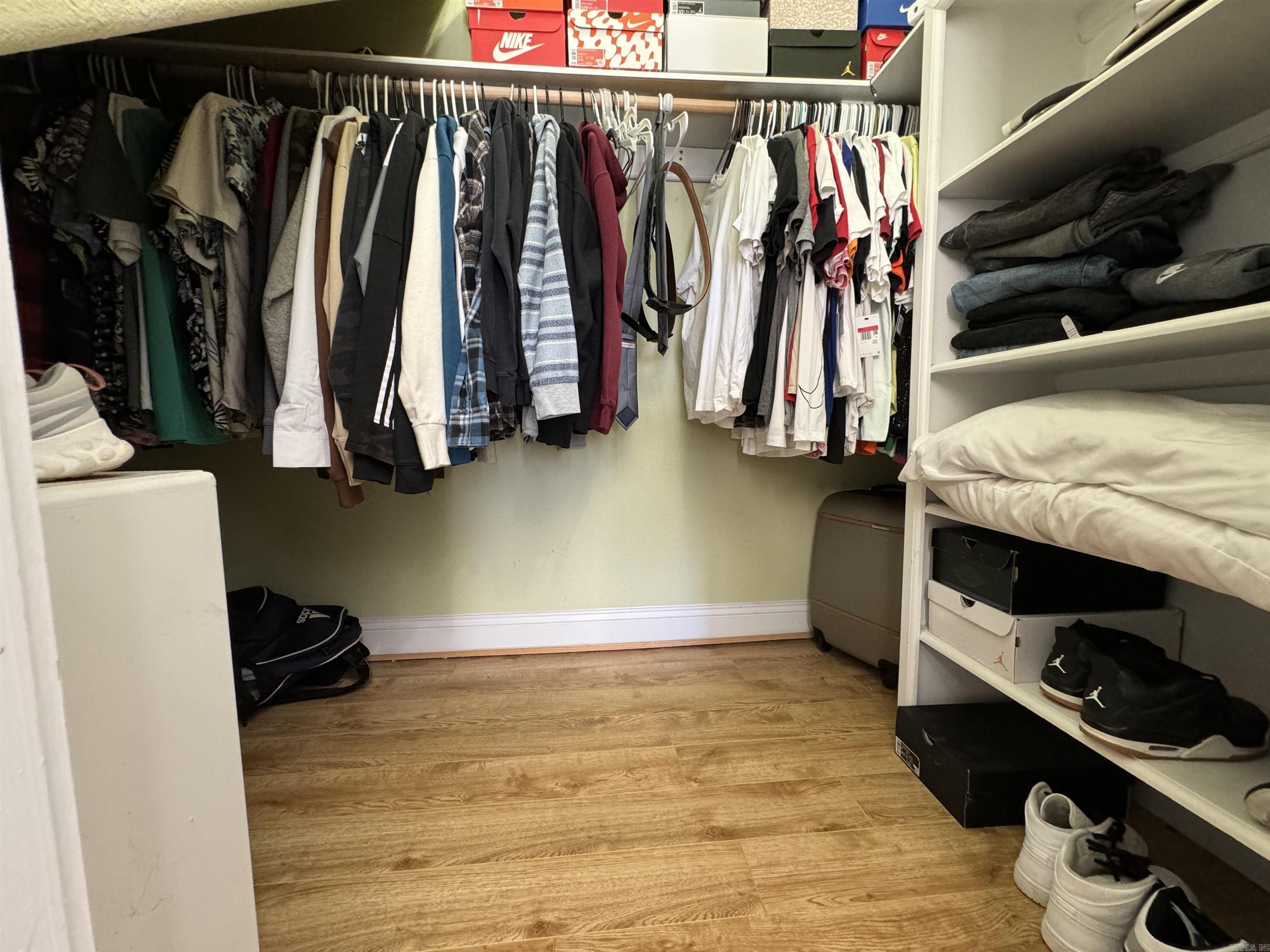 HUNTERS COVE - Residential