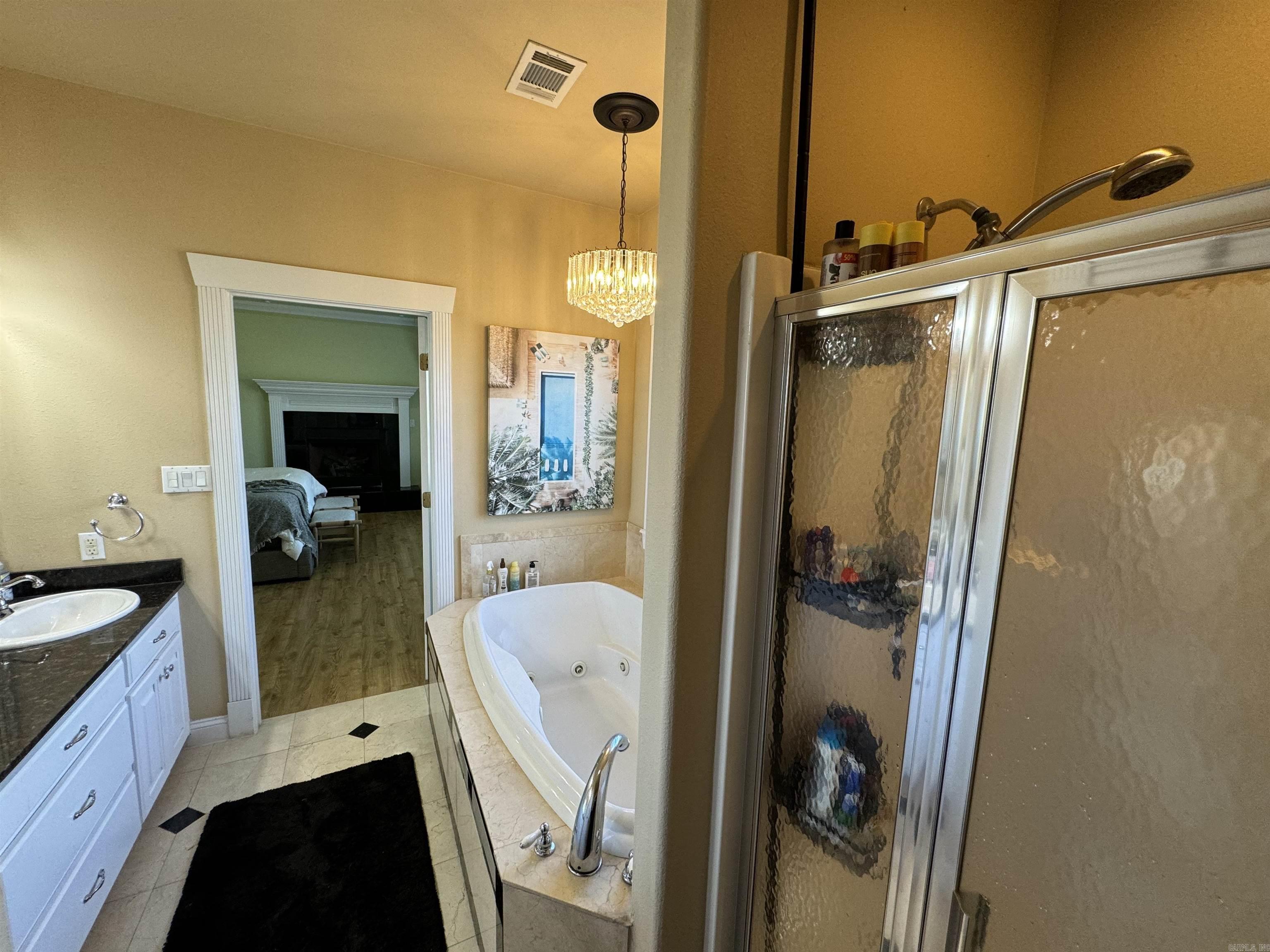 HUNTERS COVE - Residential