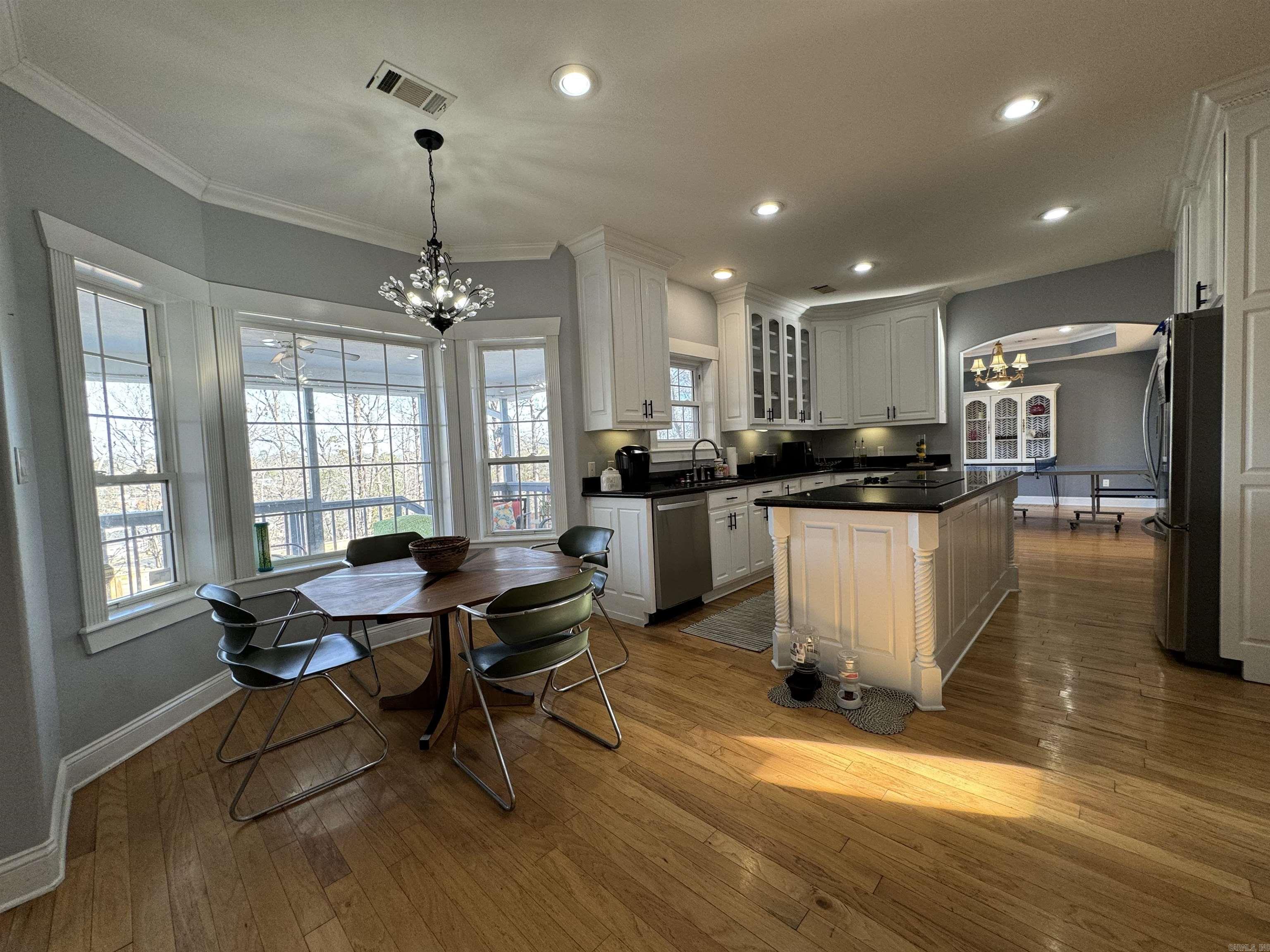 HUNTERS COVE - Residential