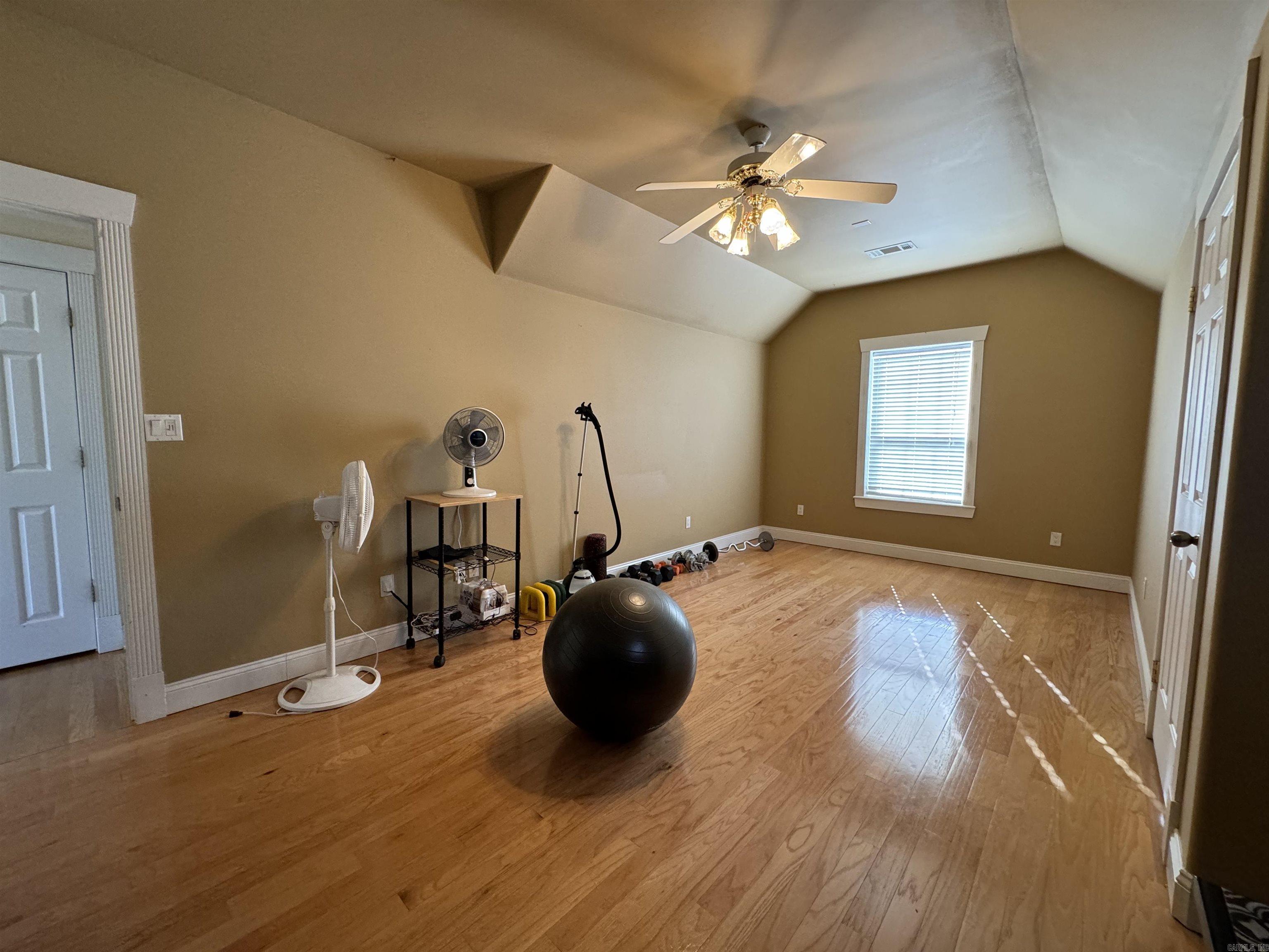 HUNTERS COVE - Residential