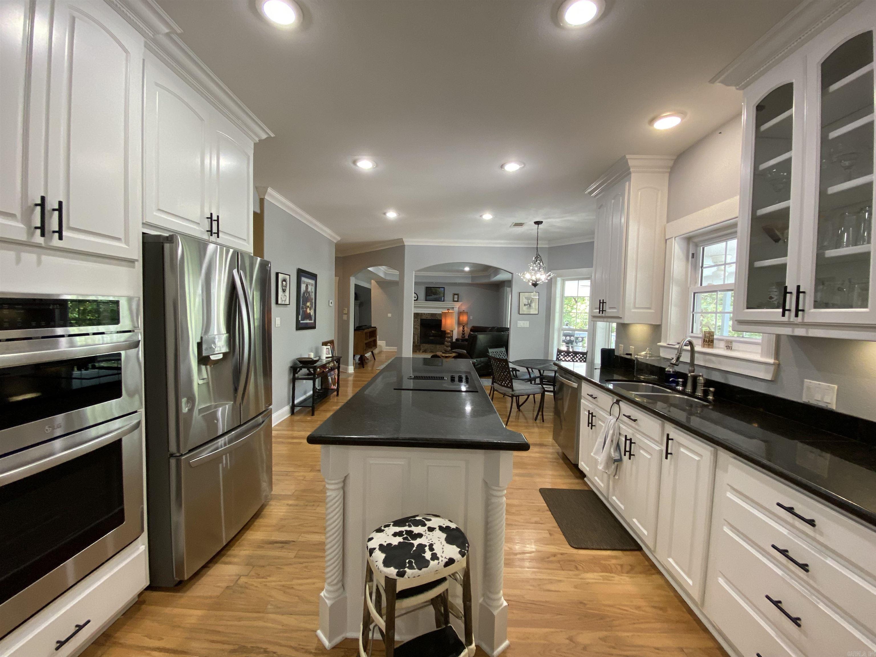 HUNTERS COVE - Residential