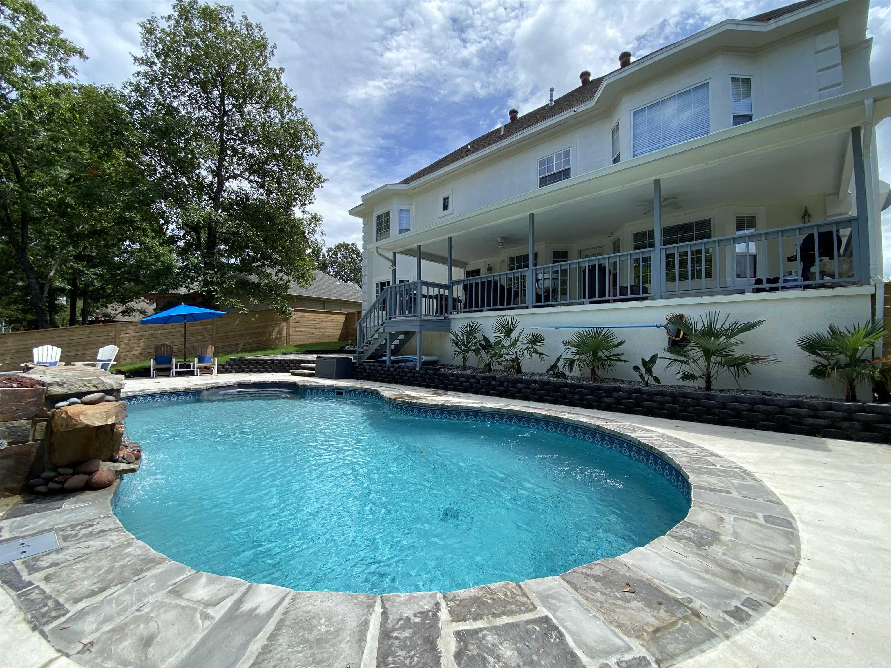 HUNTERS COVE - Residential