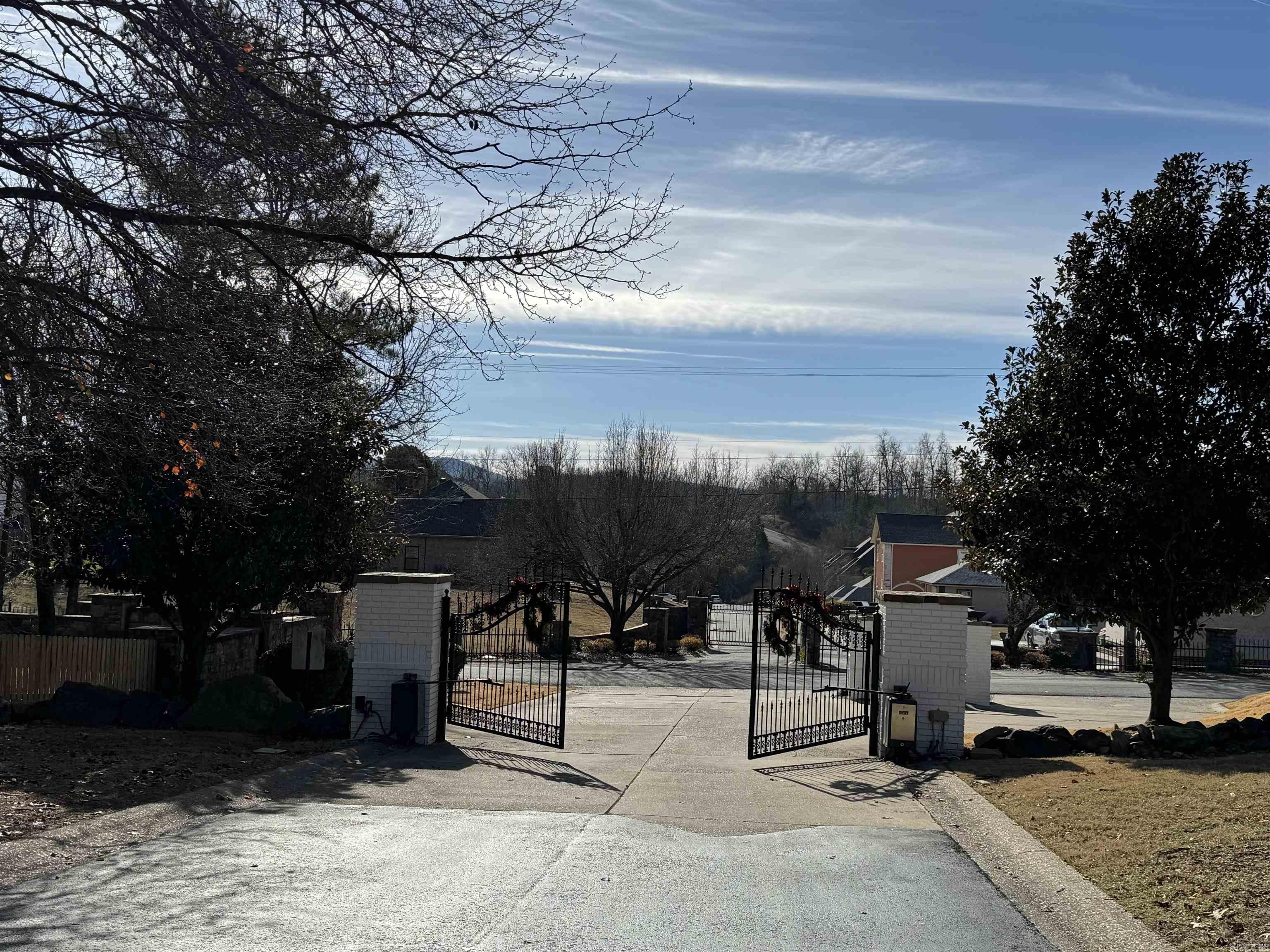 HUNTERS COVE - Residential