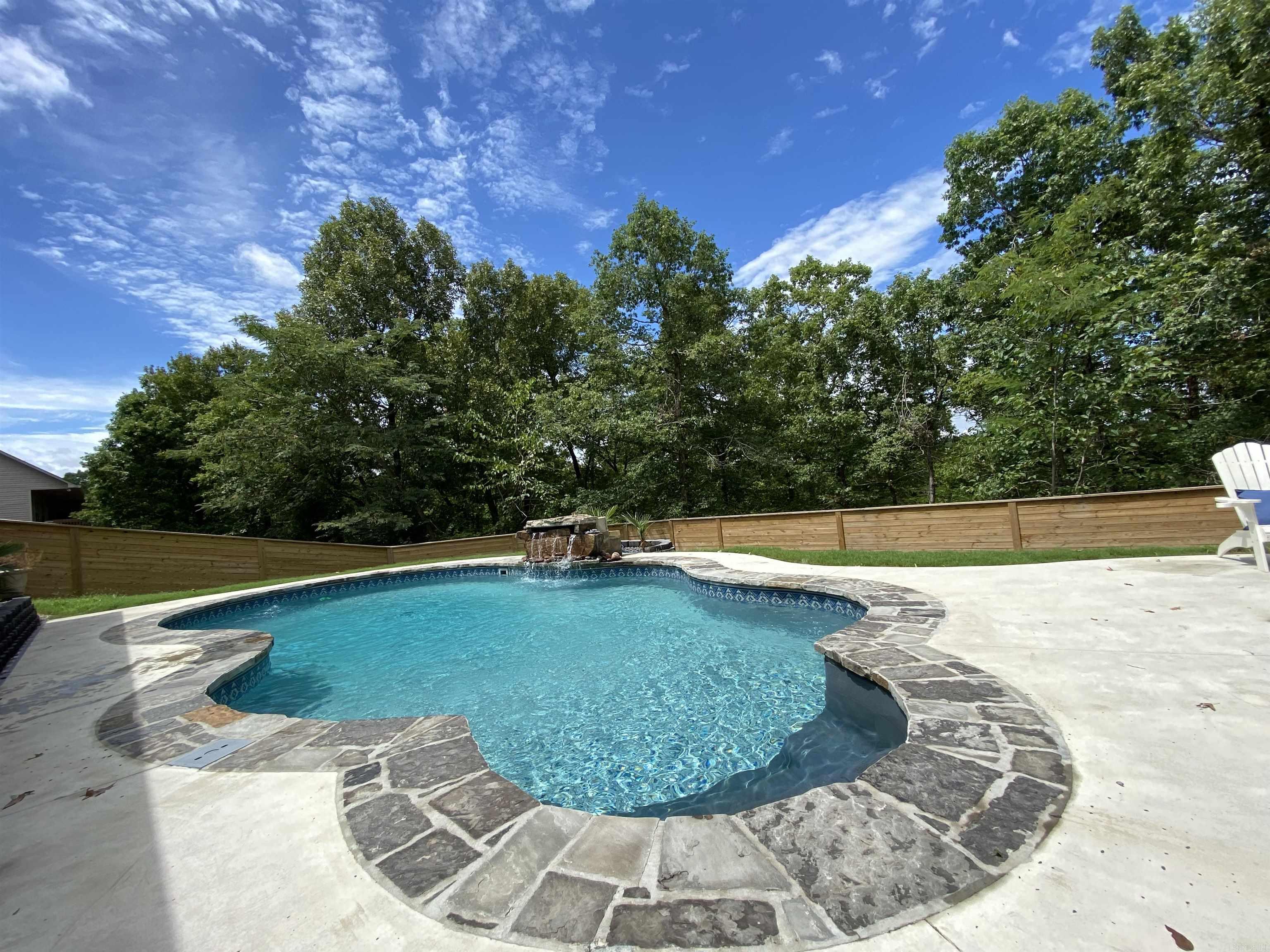 HUNTERS COVE - Residential