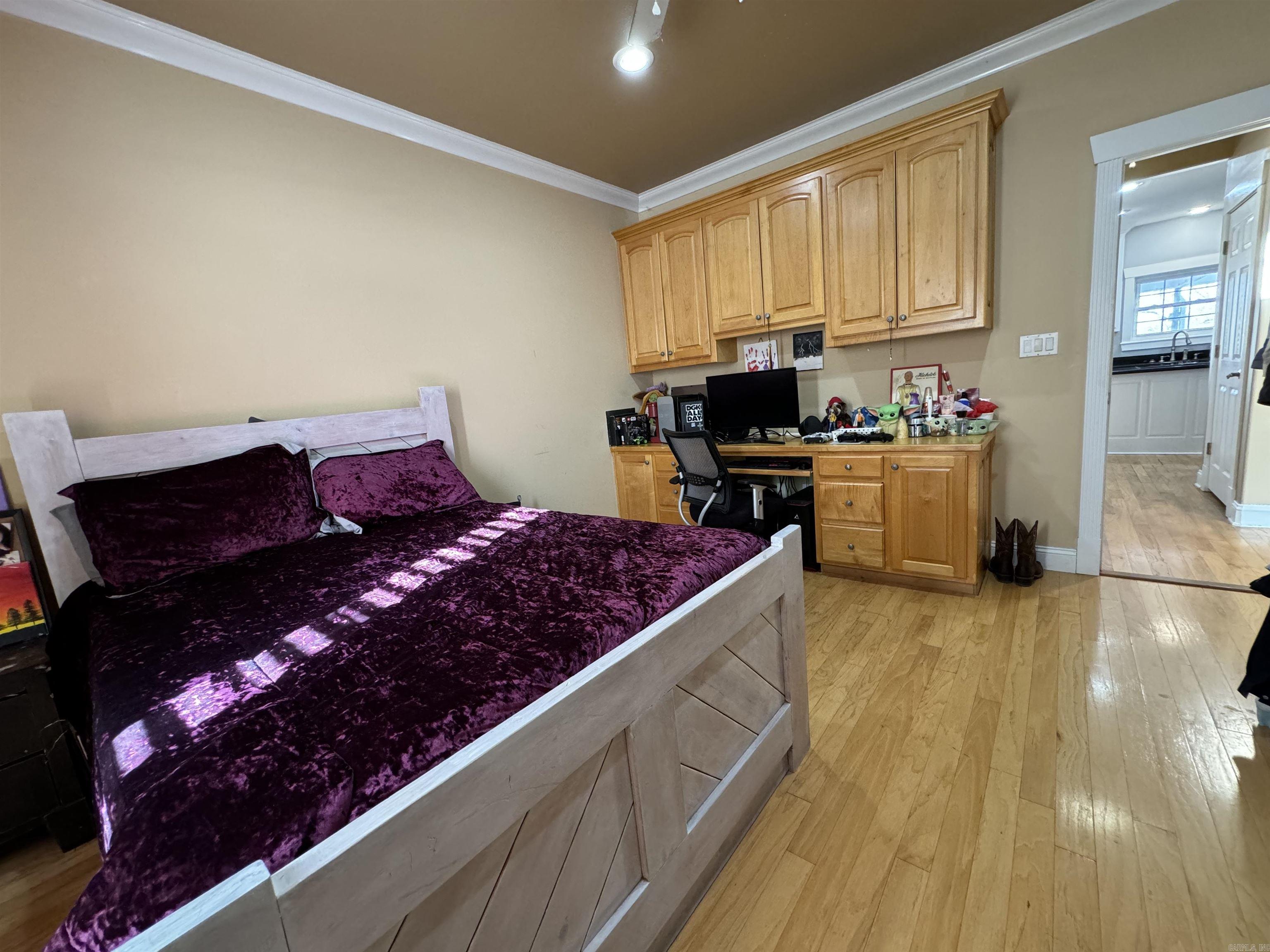 HUNTERS COVE - Residential