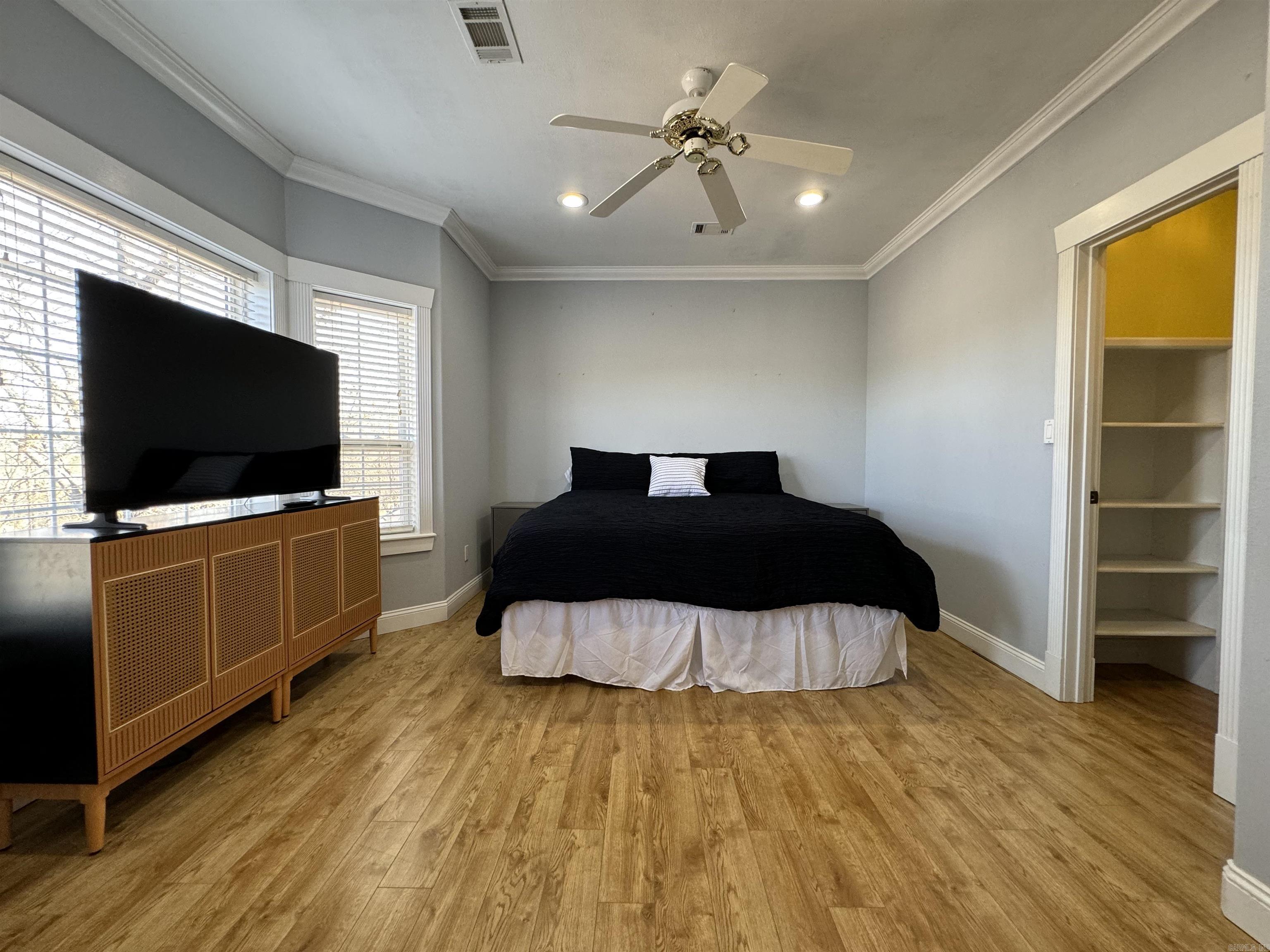 HUNTERS COVE - Residential