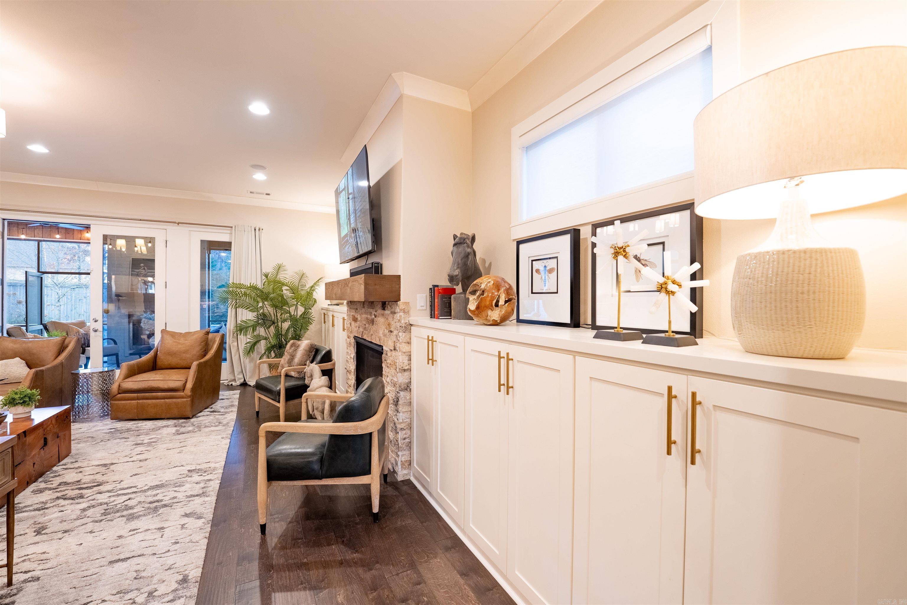 CHENAL VALLEY ENSBURY PLACE - Residential