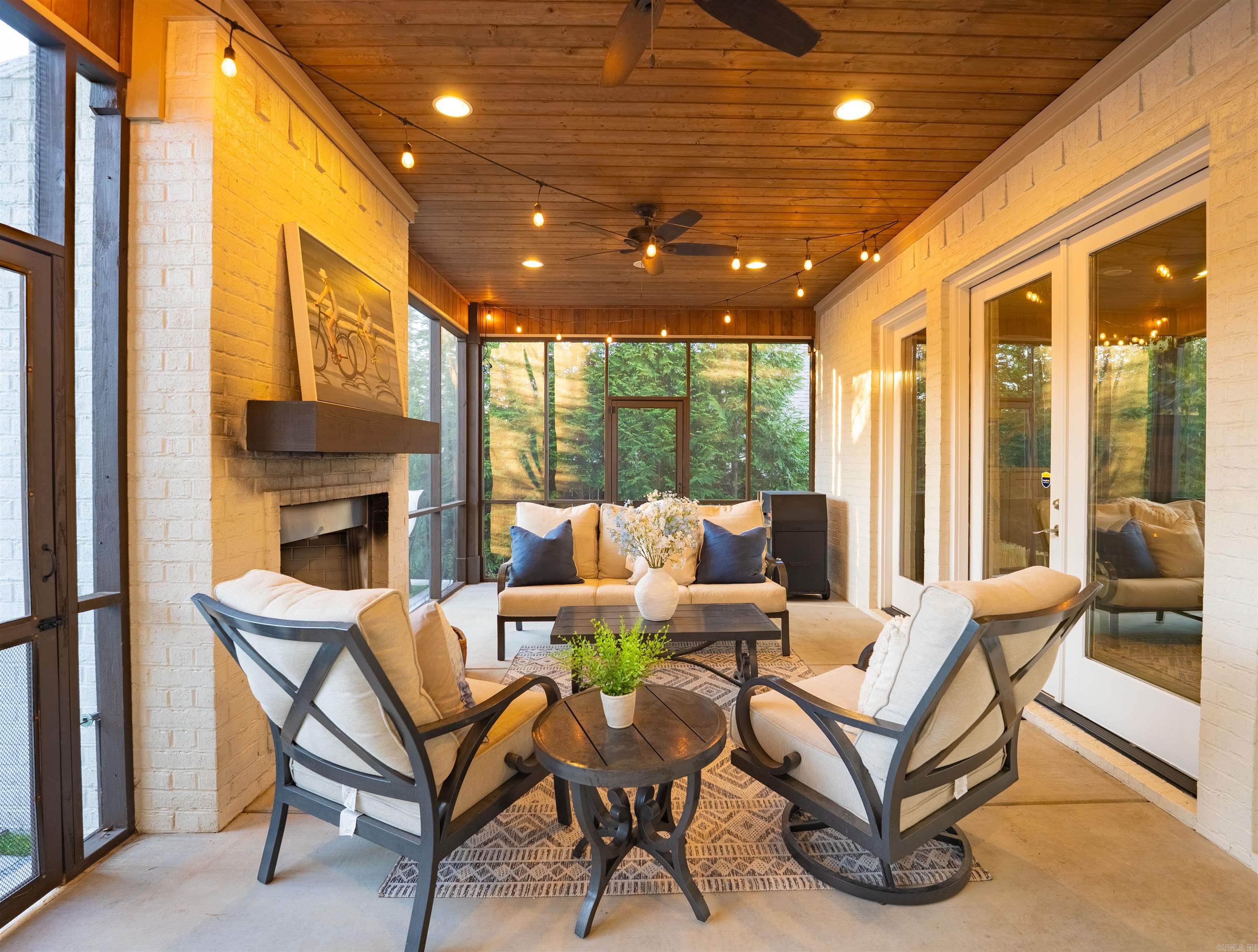 CHENAL VALLEY ENSBURY PLACE - Residential