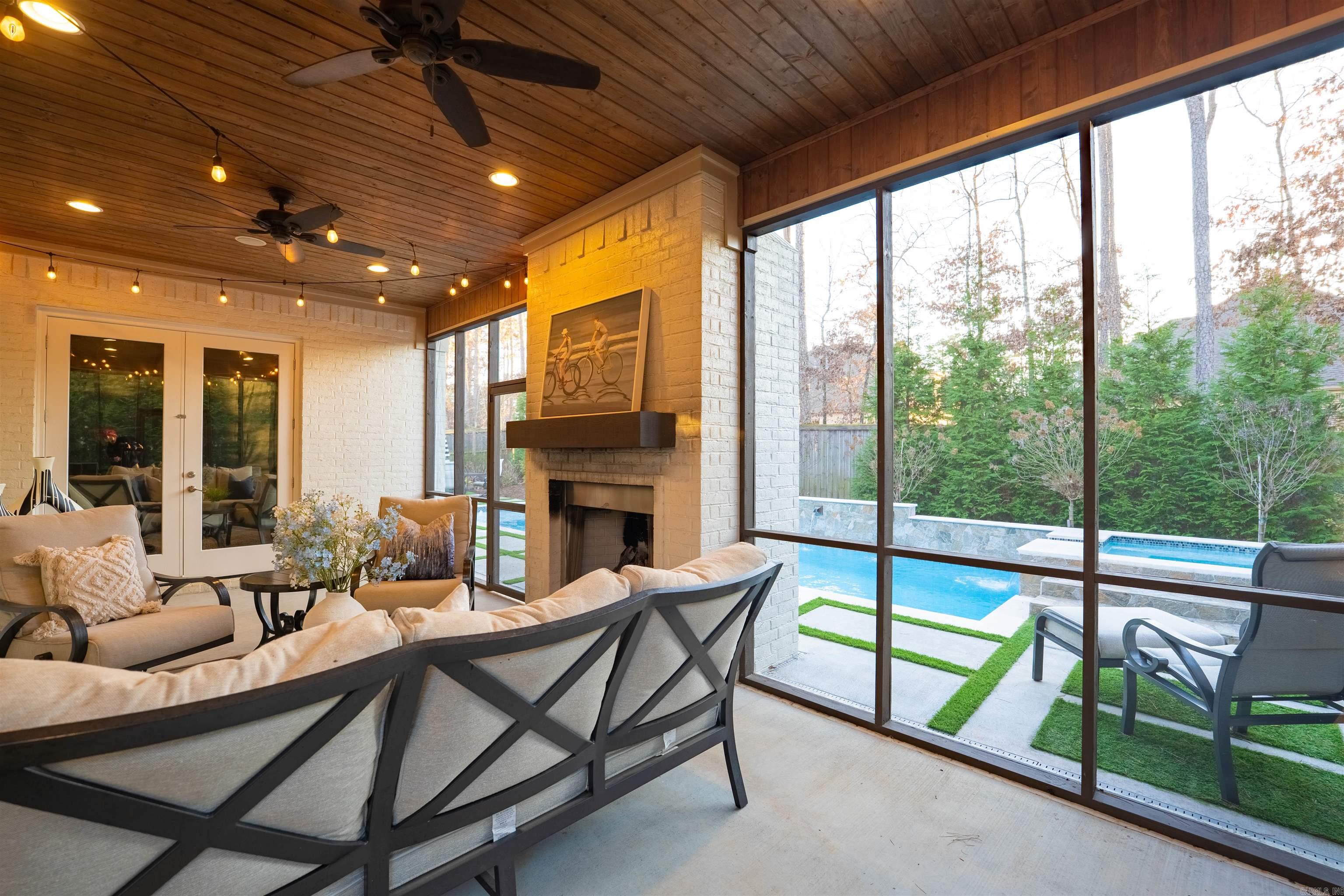 CHENAL VALLEY ENSBURY PLACE - Residential